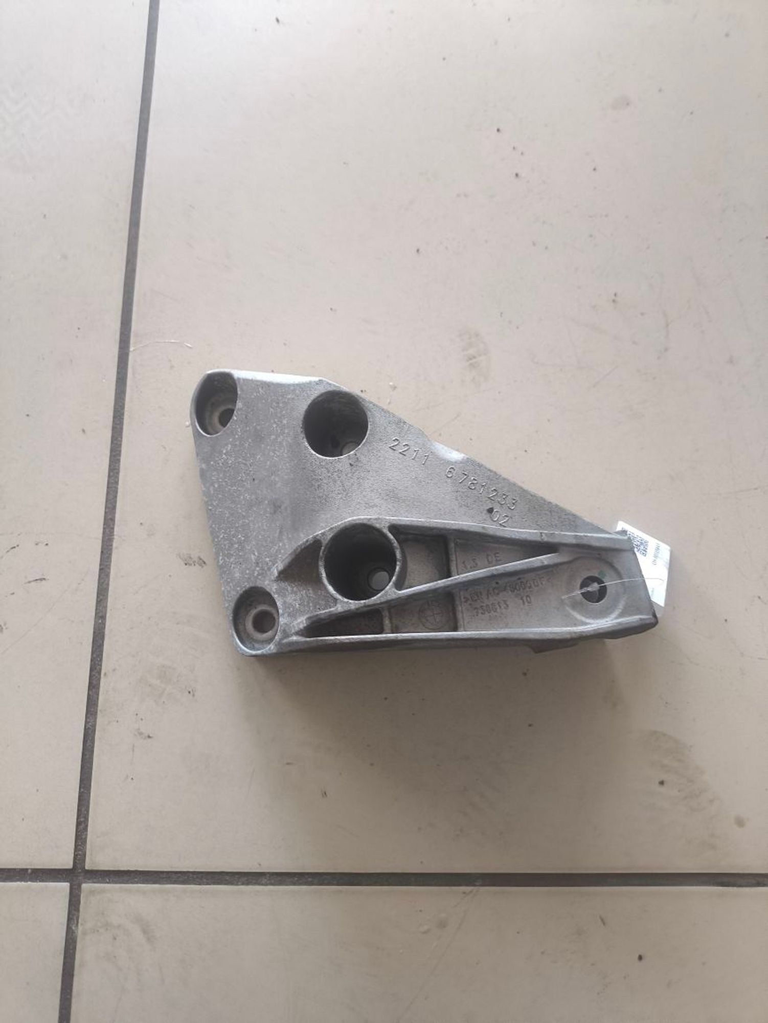 https://ycs.partsauto.market/partsauto-images/thmbs/userImages/a2d258a61cc08549ac0329b7373022c0/part/a64e60f3-bd13-4e7c-b75e-45a7cbbe05b7_1786007679761.jpg