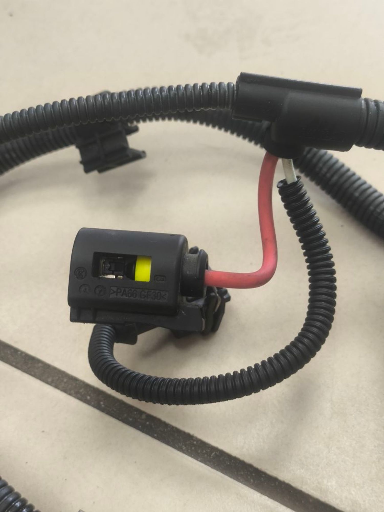 https://ycs.partsauto.market/partsauto-images/thmbs/userImages/a2d258a61cc08549ac0329b7373022c0/part/a652537a-1745-4ebf-951c-d1fcc4fd9252_1786085341204.jpg