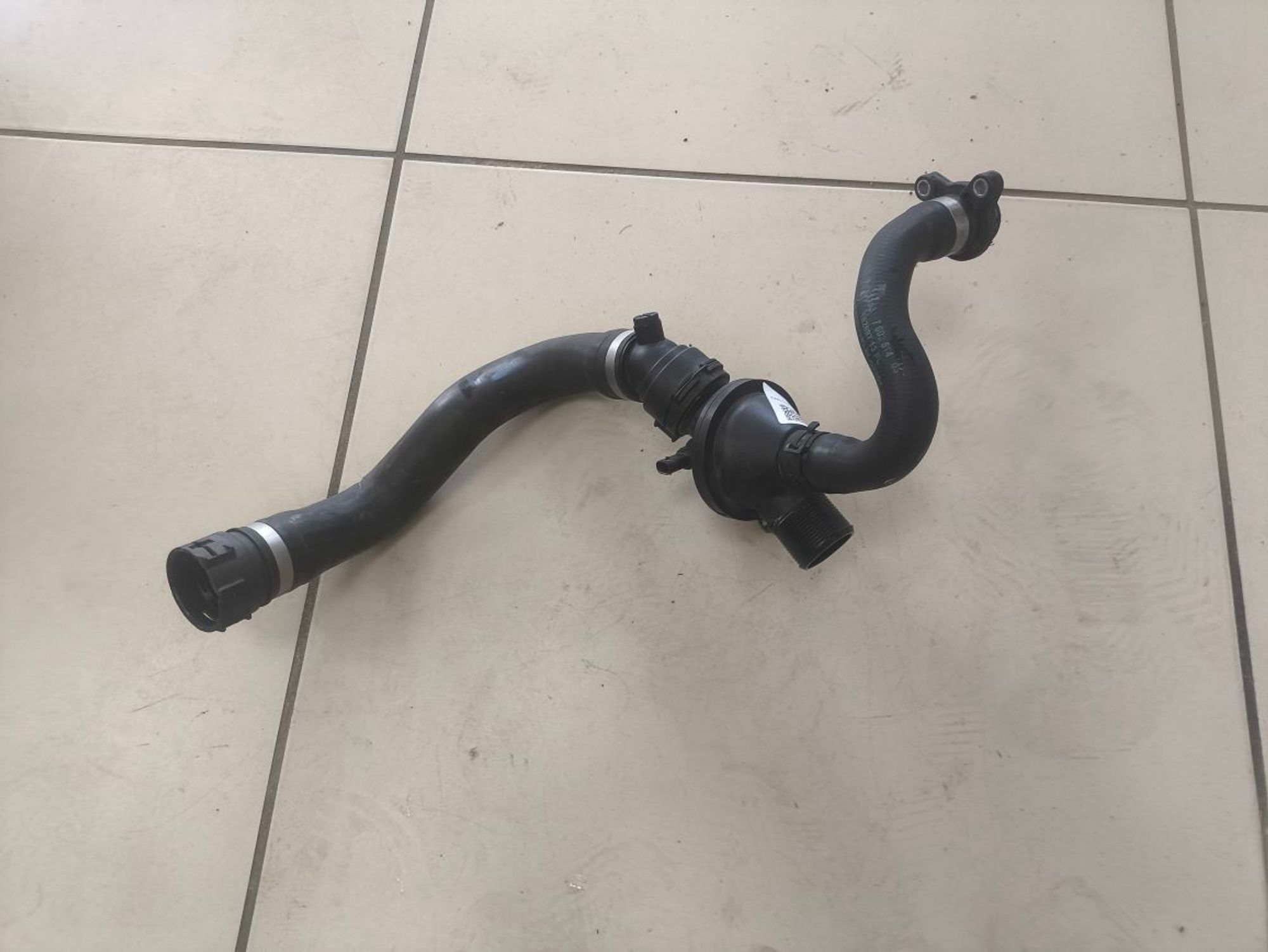 https://ycs.partsauto.market/partsauto-images/thmbs/userImages/a2d258a61cc08549ac0329b7373022c0/part/a6979635-9b00-44b3-972c-0327f07f5bf2_1786013449336.jpg