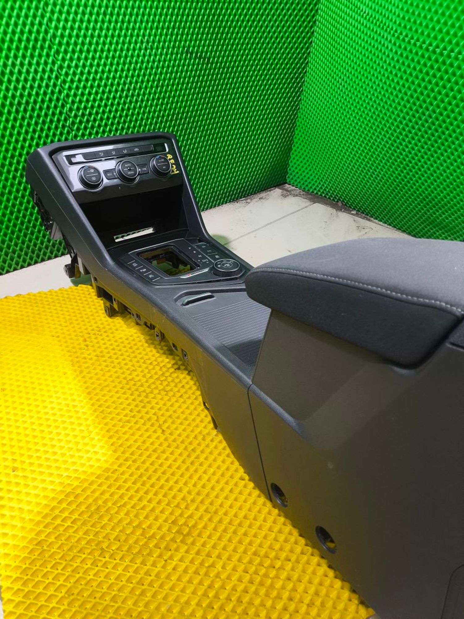 https://ycs.partsauto.market/partsauto-images/thmbs/userImages/a2d258a61cc08549ac0329b7373022c0/part/a8da41f4-4d35-4a15-bd1d-f175446c9868_1779802116312.jpg