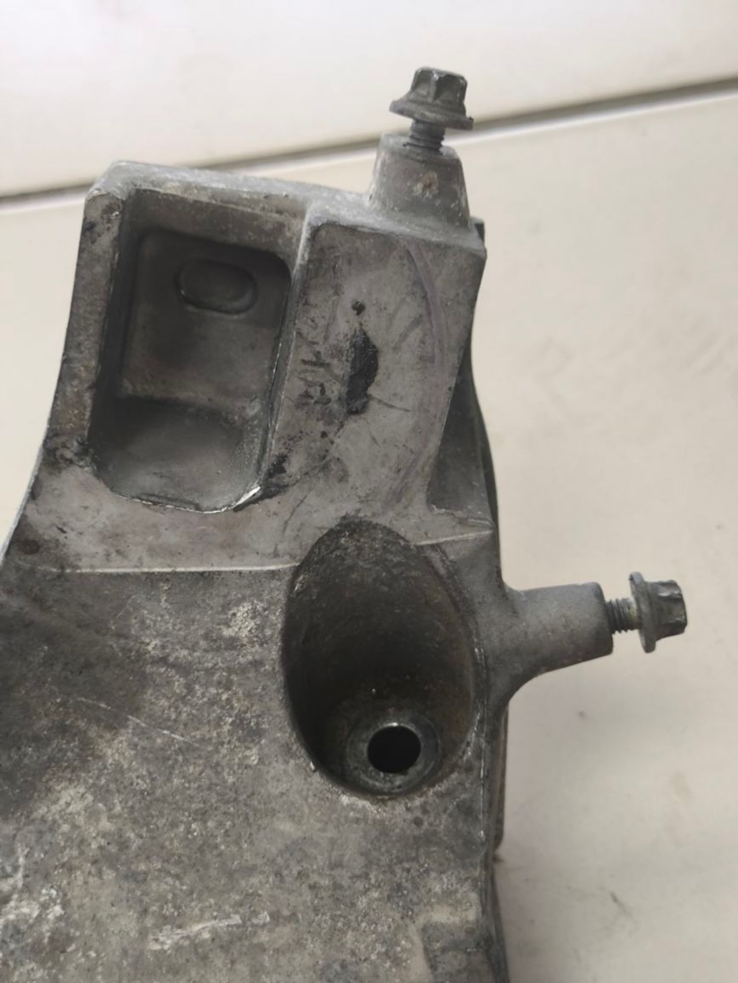 https://ycs.partsauto.market/partsauto-images/thmbs/userImages/a2d258a61cc08549ac0329b7373022c0/part/a90df25f-b082-418a-9aa2-391db3fb64ff_1784732146891.jpg