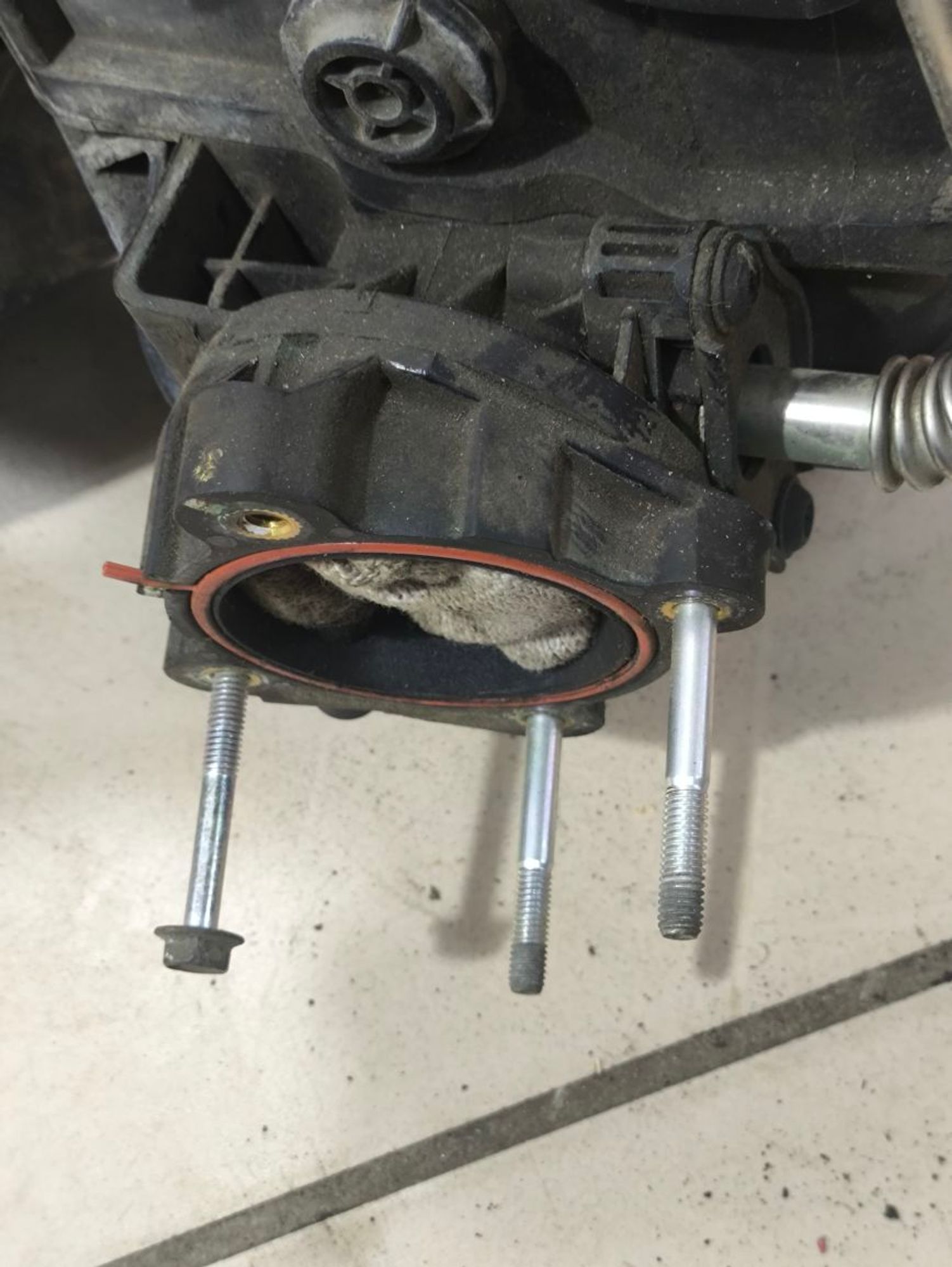 https://ycs.partsauto.market/partsauto-images/thmbs/userImages/a2d258a61cc08549ac0329b7373022c0/part/aa2ed9a9-4fd5-48d7-bd09-f56a46f73c52_1782139969239.jpg