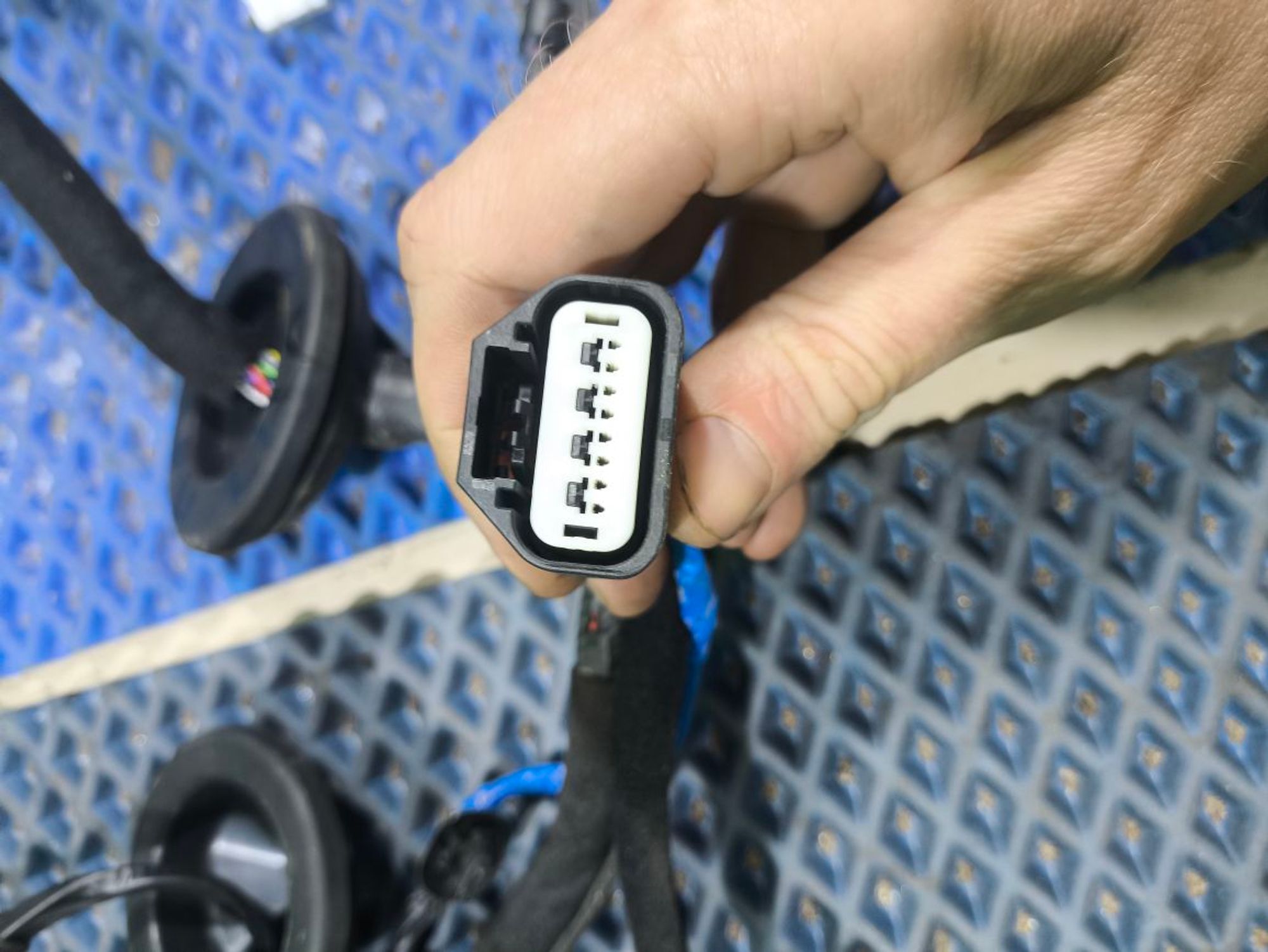 https://ycs.partsauto.market/partsauto-images/thmbs/userImages/a2d258a61cc08549ac0329b7373022c0/part/ab244d28-b8ef-4ca8-b462-0b4df5767b1c_1779972267532.jpg