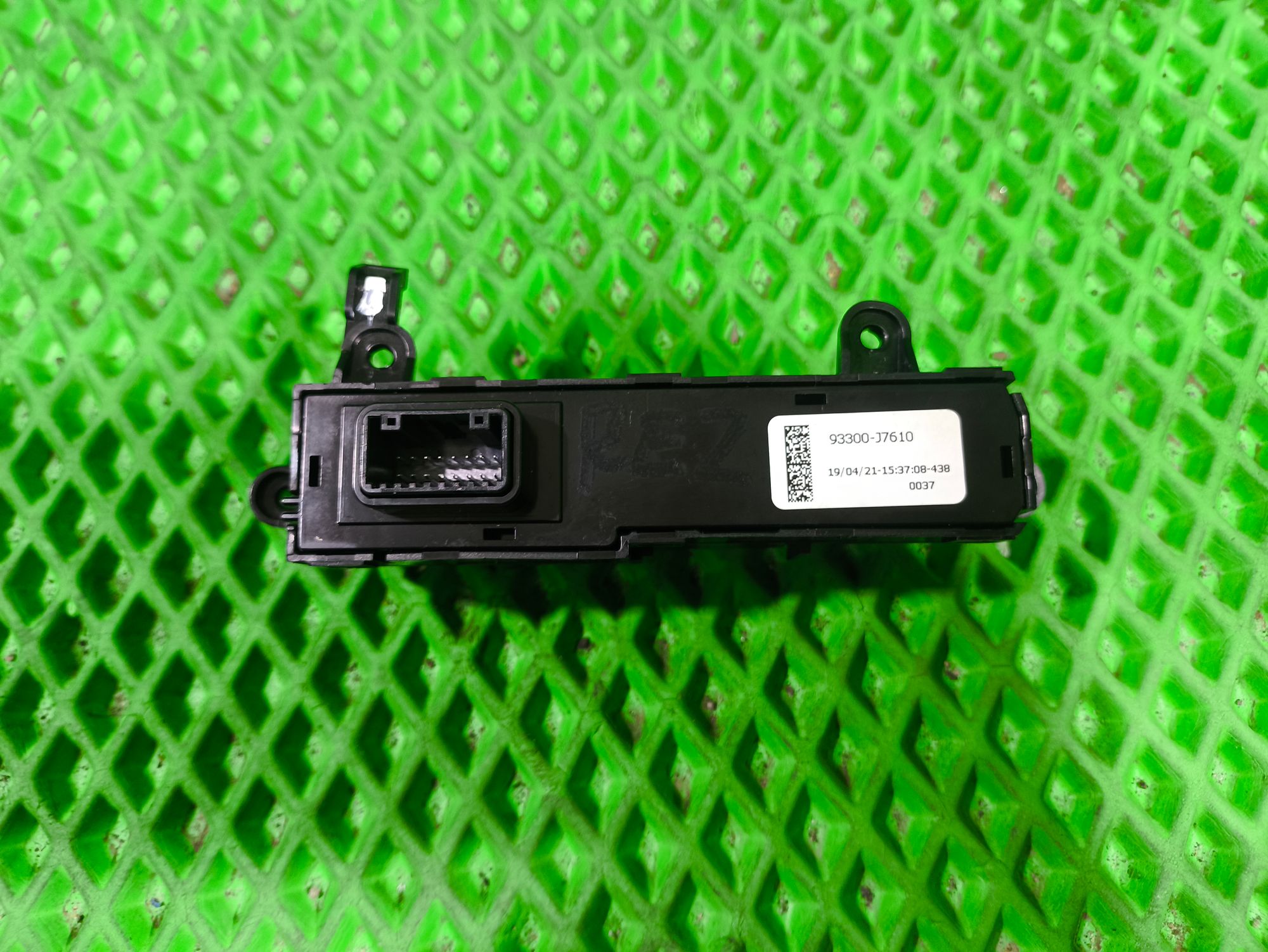 https://ycs.partsauto.market/partsauto-images/thmbs/userImages/a2d258a61cc08549ac0329b7373022c0/part/ae50ee74-1192-431e-b812-8b57529a9bfb_1776090084595.jpg
