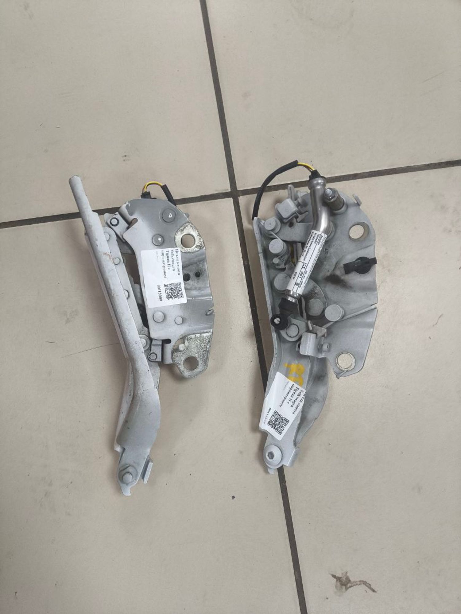 Петли капота Volkswagen Tiguan II с пиропатроном, 17000 рублей, Тамбов