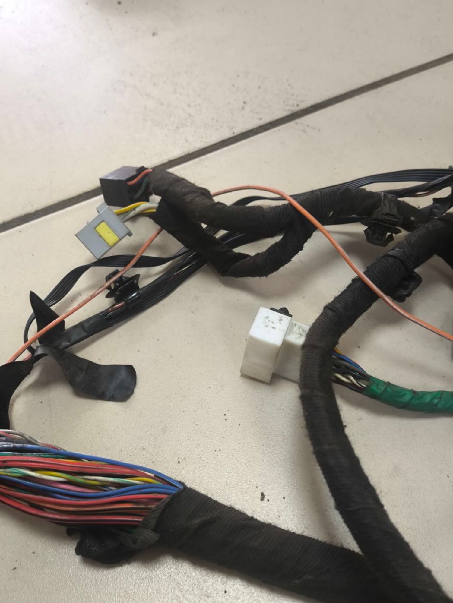 https://ycs.partsauto.market/partsauto-images/thmbs/userImages/a2d258a61cc08549ac0329b7373022c0/part/b0997909-ba7f-4615-96d8-20340b873ede_1781682367850.jpg