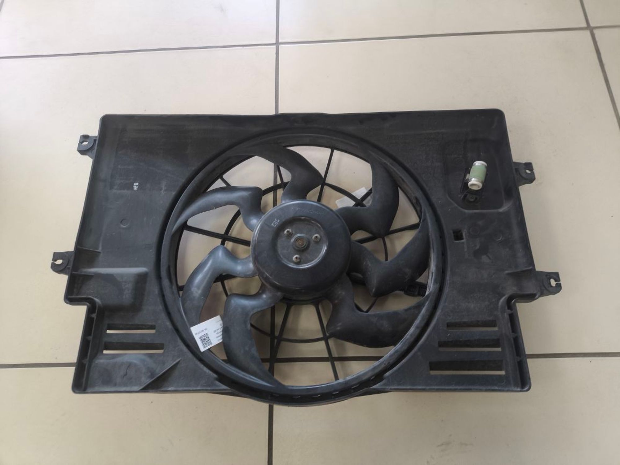 https://ycs.partsauto.market/partsauto-images/thmbs/userImages/a2d258a61cc08549ac0329b7373022c0/part/b1c0f21d-8d05-4406-8969-3c785ab82571_1787129267520.jpg