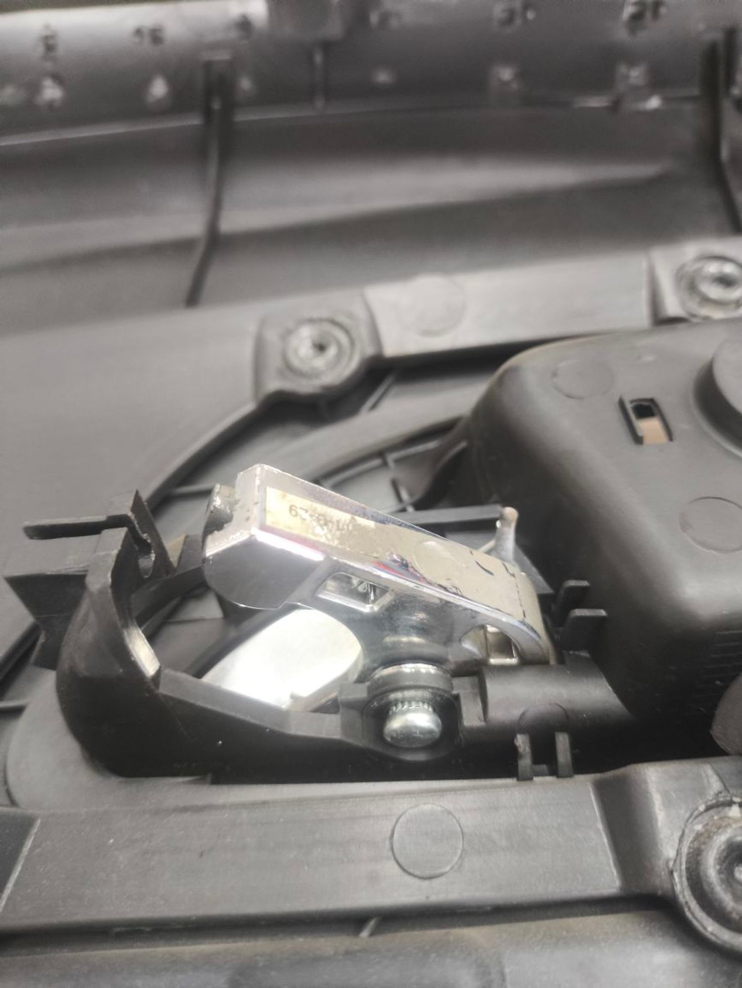 https://ycs.partsauto.market/partsauto-images/thmbs/userImages/a2d258a61cc08549ac0329b7373022c0/part/b2f628cc-37c7-4e81-8e03-8637f66b1962_1781871488208.jpg