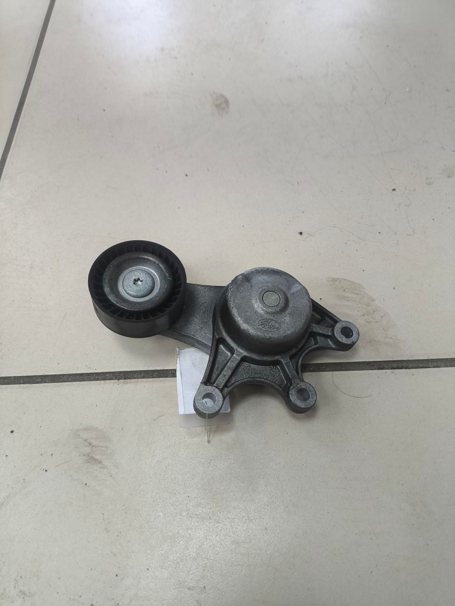 https://ycs.partsauto.market/partsauto-images/thmbs/userImages/a2d258a61cc08549ac0329b7373022c0/part/b38c689c-78a2-4835-ac97-e099839e4be0_1785941300461.jpg