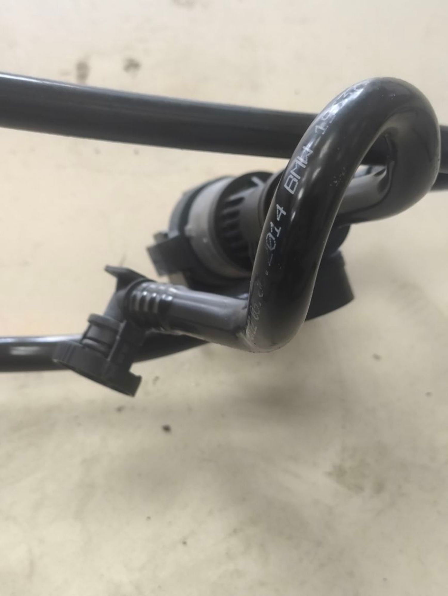 https://ycs.partsauto.market/partsauto-images/thmbs/userImages/a2d258a61cc08549ac0329b7373022c0/part/b55692c6-25a5-49e8-b72b-f1f28840a130_1786011462646.jpg