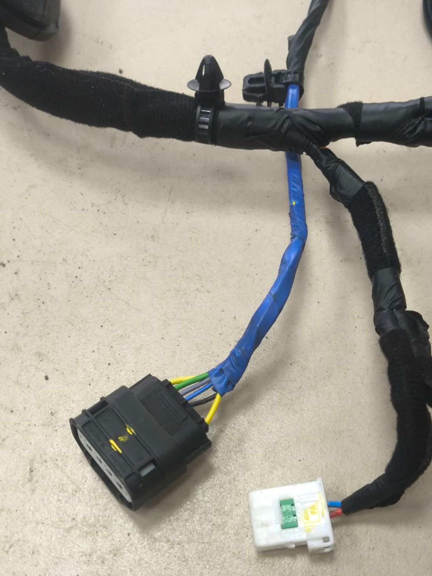 https://ycs.partsauto.market/partsauto-images/thmbs/userImages/a2d258a61cc08549ac0329b7373022c0/part/b7871c10-0720-4d82-a9c0-9383b6aaec14_1785493122649.jpg