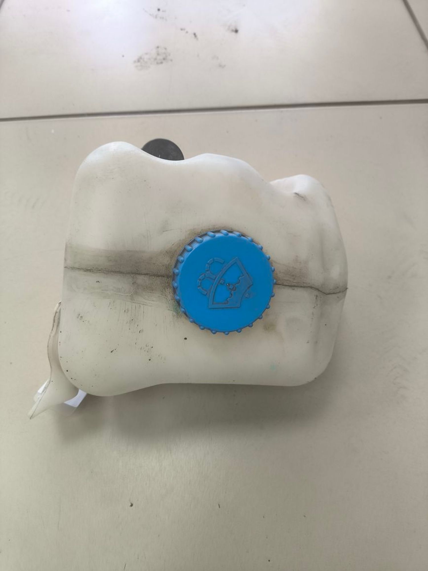 https://ycs.partsauto.market/partsauto-images/thmbs/userImages/a2d258a61cc08549ac0329b7373022c0/part/b83ca5a0-2d4a-43be-8871-40fc74c0ec27_1786776331204.jpg
