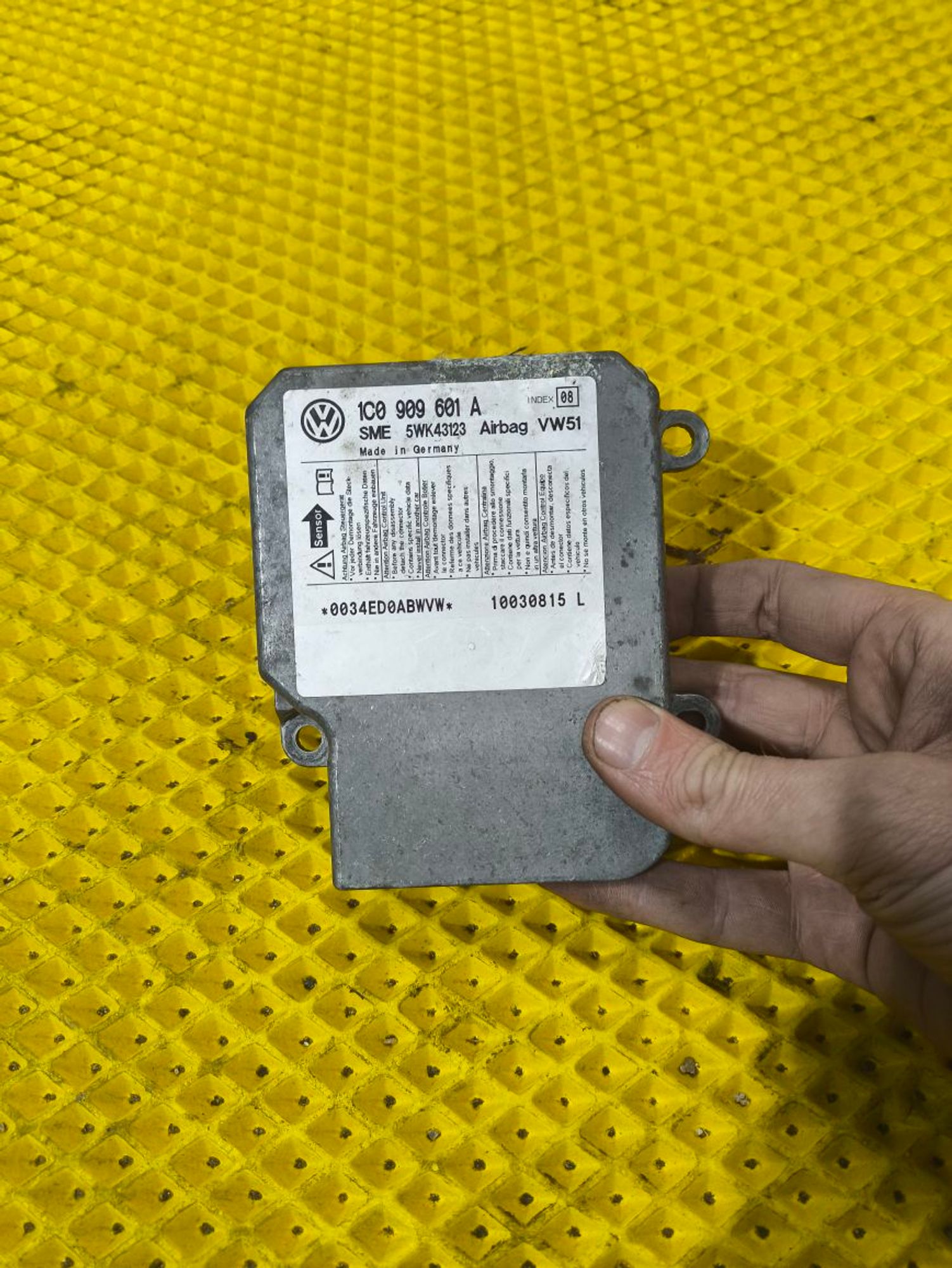 https://ycs.partsauto.market/partsauto-images/thmbs/userImages/a2d258a61cc08549ac0329b7373022c0/part/b9101633-109e-44a5-a820-fbb4a0a26909_1779893156537.jpg