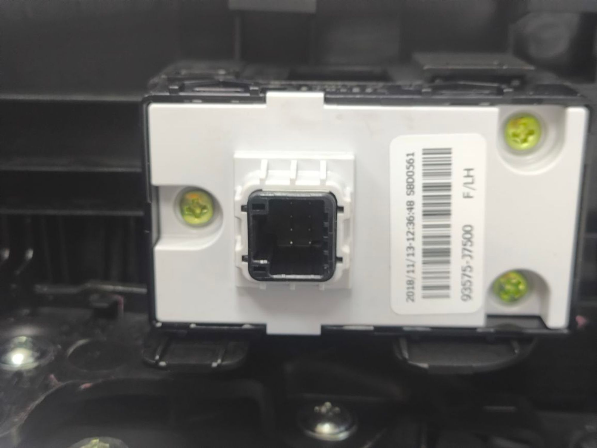 https://ycs.partsauto.market/partsauto-images/thmbs/userImages/a2d258a61cc08549ac0329b7373022c0/part/b9b1d32c-0e29-43d2-bfe4-c3bb7a2c672c_1784901595477.jpg