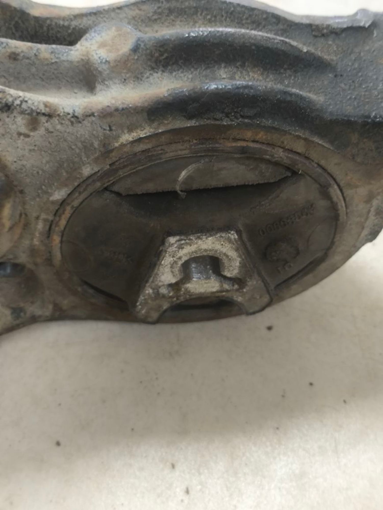 https://ycs.partsauto.market/partsauto-images/thmbs/userImages/a2d258a61cc08549ac0329b7373022c0/part/c0fb4973-a963-4f85-9786-b96316308241_1787149823666.jpg