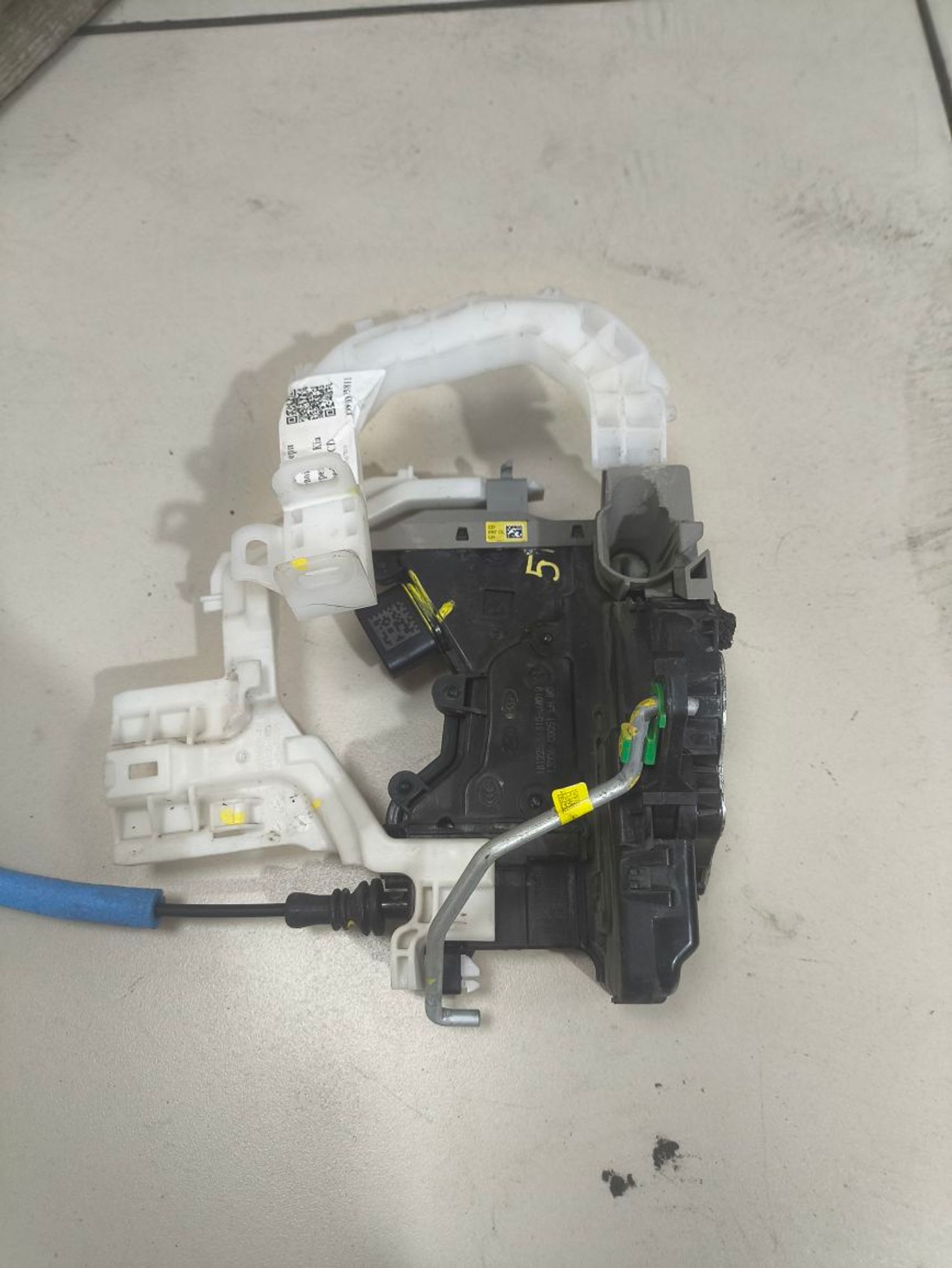 https://ycs.partsauto.market/partsauto-images/thmbs/userImages/a2d258a61cc08549ac0329b7373022c0/part/c2fbad52-c6bf-467d-89ed-e4ad9abda22e_1781087934491.jpg