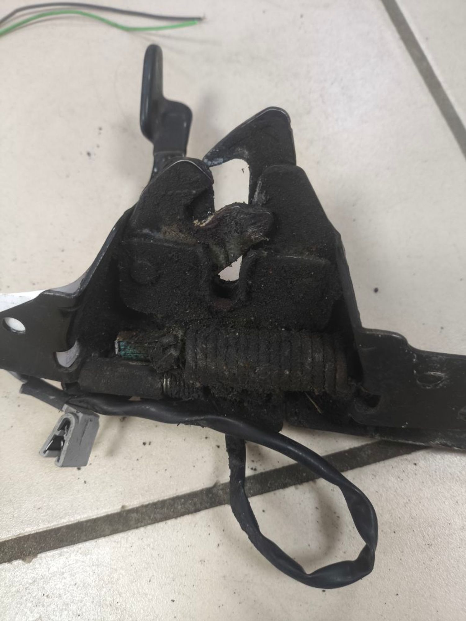 https://ycs.partsauto.market/partsauto-images/thmbs/userImages/a2d258a61cc08549ac0329b7373022c0/part/c4889677-1a3e-443d-8505-12ffc0ec2faa_1781696031556.jpg