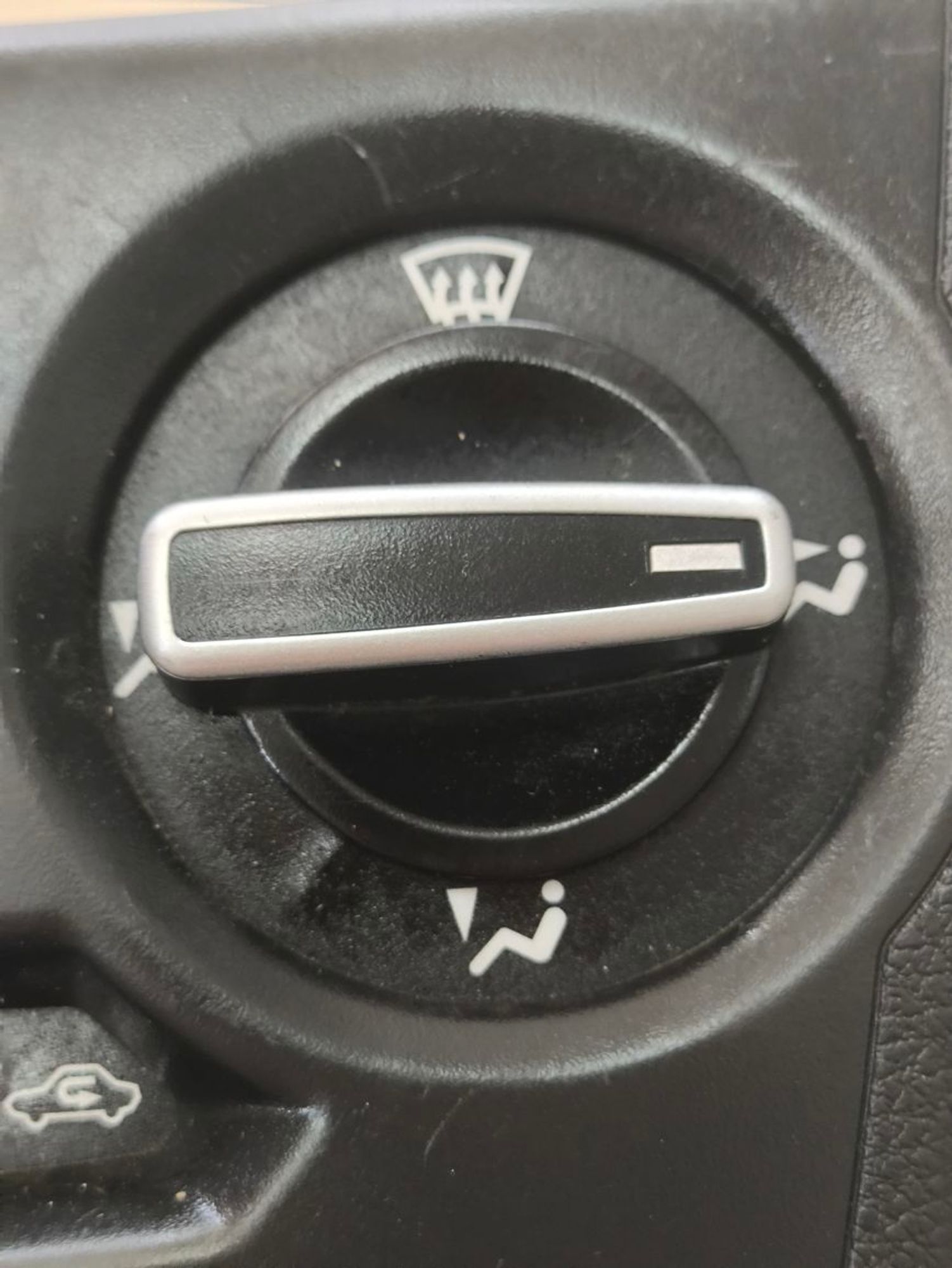 https://ycs.partsauto.market/partsauto-images/thmbs/userImages/a2d258a61cc08549ac0329b7373022c0/part/c5cc4649-f30d-40f0-b328-1c193d7d48c3_1783667151692.jpg