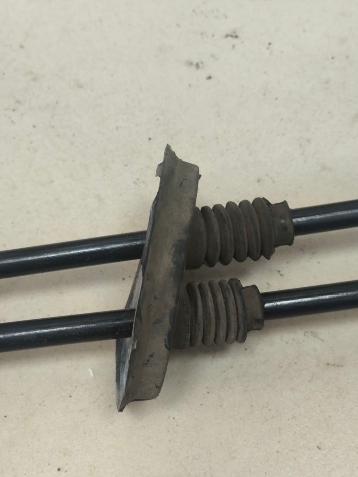 https://ycs.partsauto.market/partsauto-images/thmbs/userImages/a2d258a61cc08549ac0329b7373022c0/part/c95d24e6-8503-4a9f-b591-98f4e4f8dff8_1785488370129.jpg