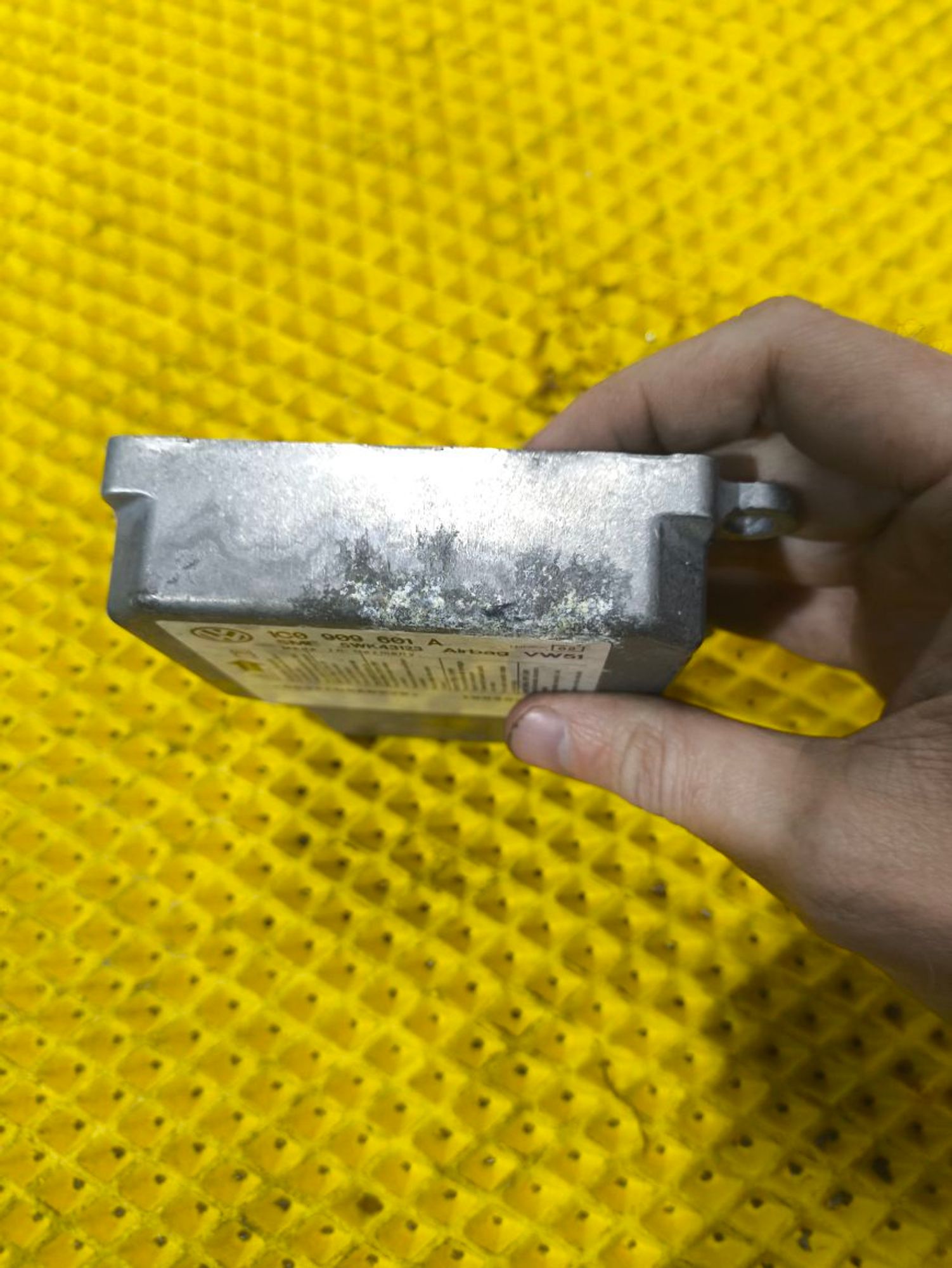 https://ycs.partsauto.market/partsauto-images/thmbs/userImages/a2d258a61cc08549ac0329b7373022c0/part/c9ae78f4-8b5d-4ad5-a4cd-f3477d116479_1779893146907.jpg