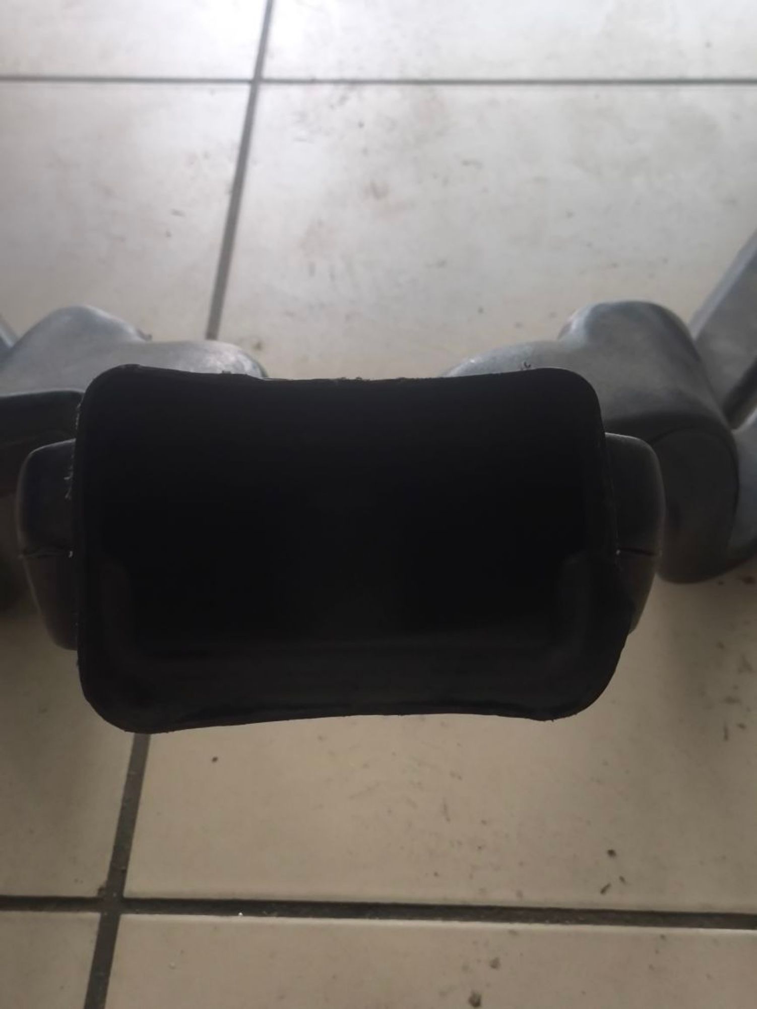 https://ycs.partsauto.market/partsauto-images/thmbs/userImages/a2d258a61cc08549ac0329b7373022c0/part/ce8a672c-229d-4574-b47c-4244d9ff5adb_1785483041951.jpg