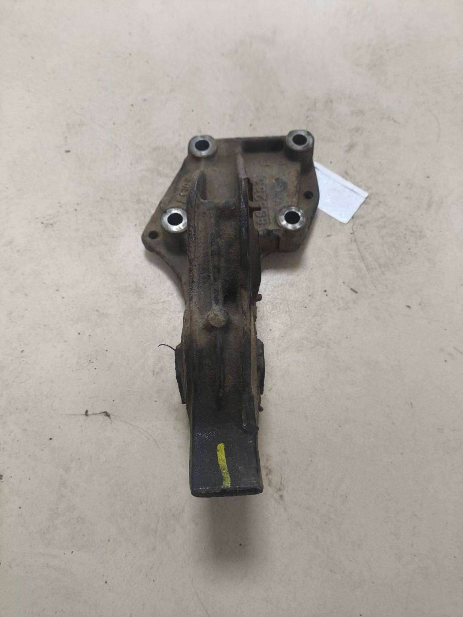 https://ycs.partsauto.market/partsauto-images/thmbs/userImages/a2d258a61cc08549ac0329b7373022c0/part/cfb6ab66-8608-47be-a8a1-b72e58e5fa23_1787149825669.jpg