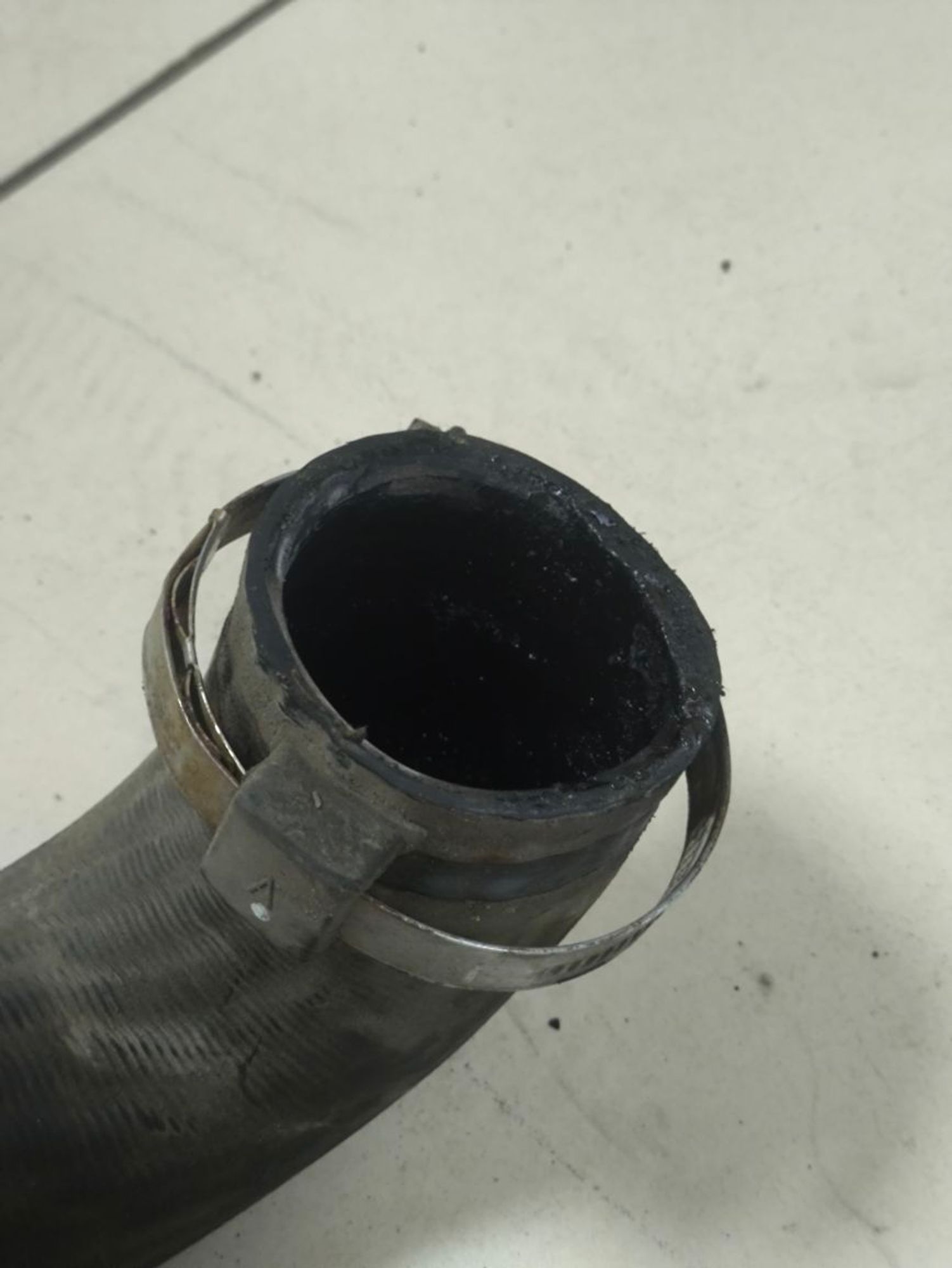 https://ycs.partsauto.market/partsauto-images/thmbs/userImages/a2d258a61cc08549ac0329b7373022c0/part/d0102cf0-7ba2-4de2-b293-991183f7a0cc_1786956333995.jpg