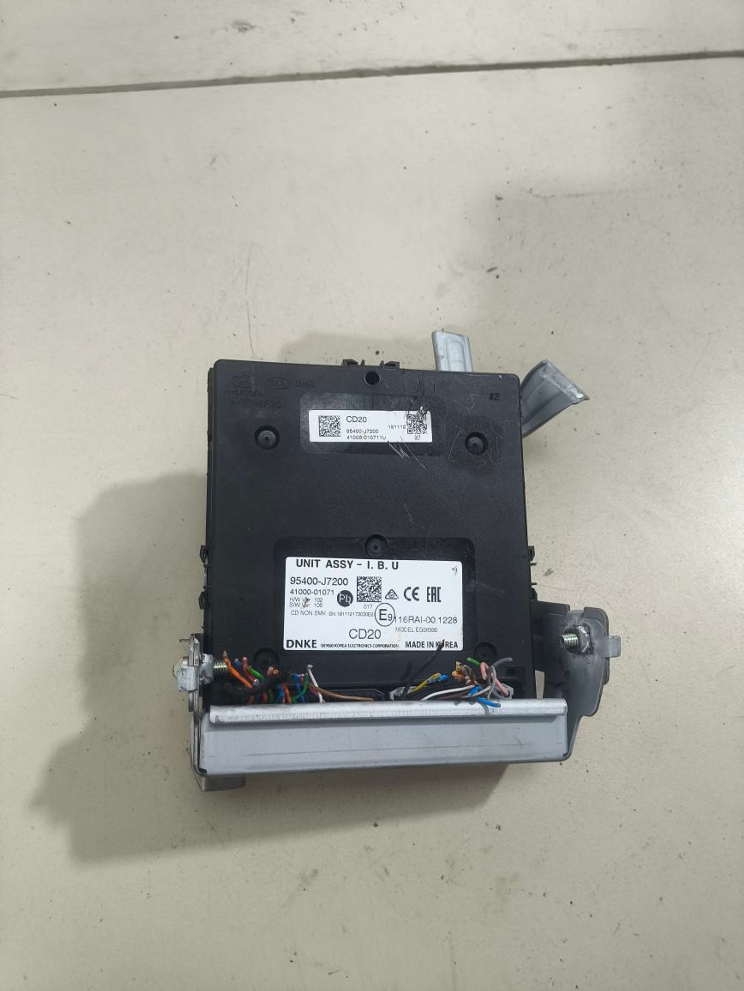 https://ycs.partsauto.market/partsauto-images/thmbs/userImages/a2d258a61cc08549ac0329b7373022c0/part/d13c7765-c97f-4e56-a30c-ff03ec2bc019_1780575882147.jpg