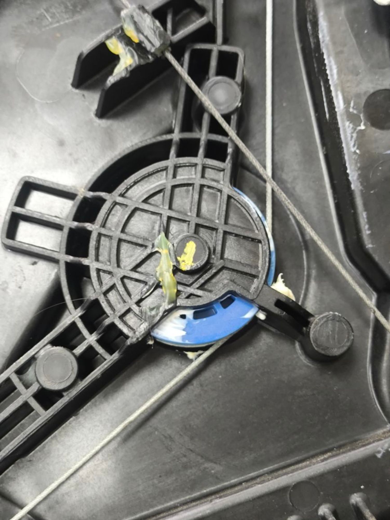 https://ycs.partsauto.market/partsauto-images/thmbs/userImages/a2d258a61cc08549ac0329b7373022c0/part/d214f005-bd48-444c-afbf-61f8cd85f08d_1784902718538.jpg