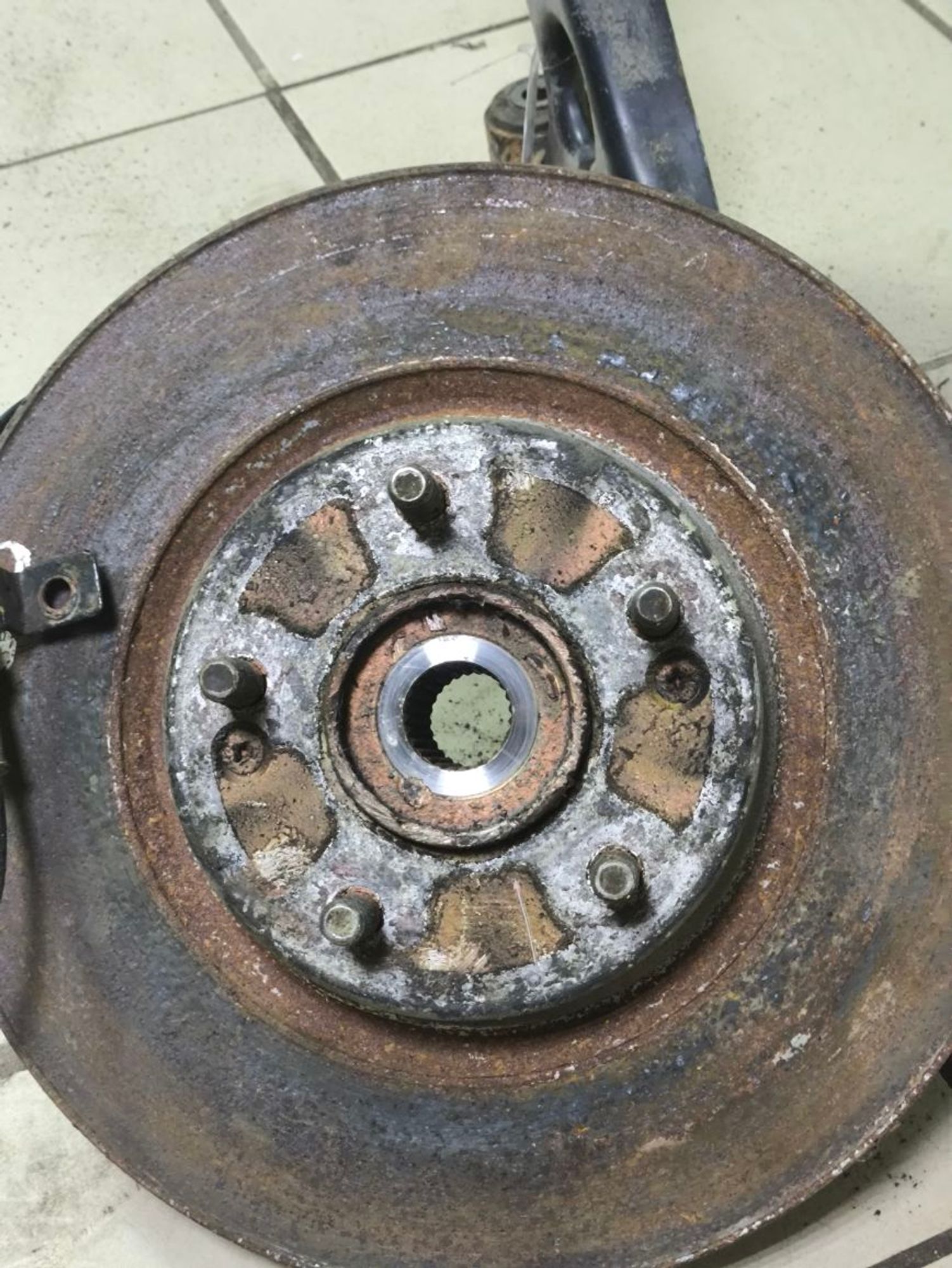https://ycs.partsauto.market/partsauto-images/thmbs/userImages/a2d258a61cc08549ac0329b7373022c0/part/d562ec41-4ee8-47f4-9398-bc6fb523e280_1787042705521.jpg