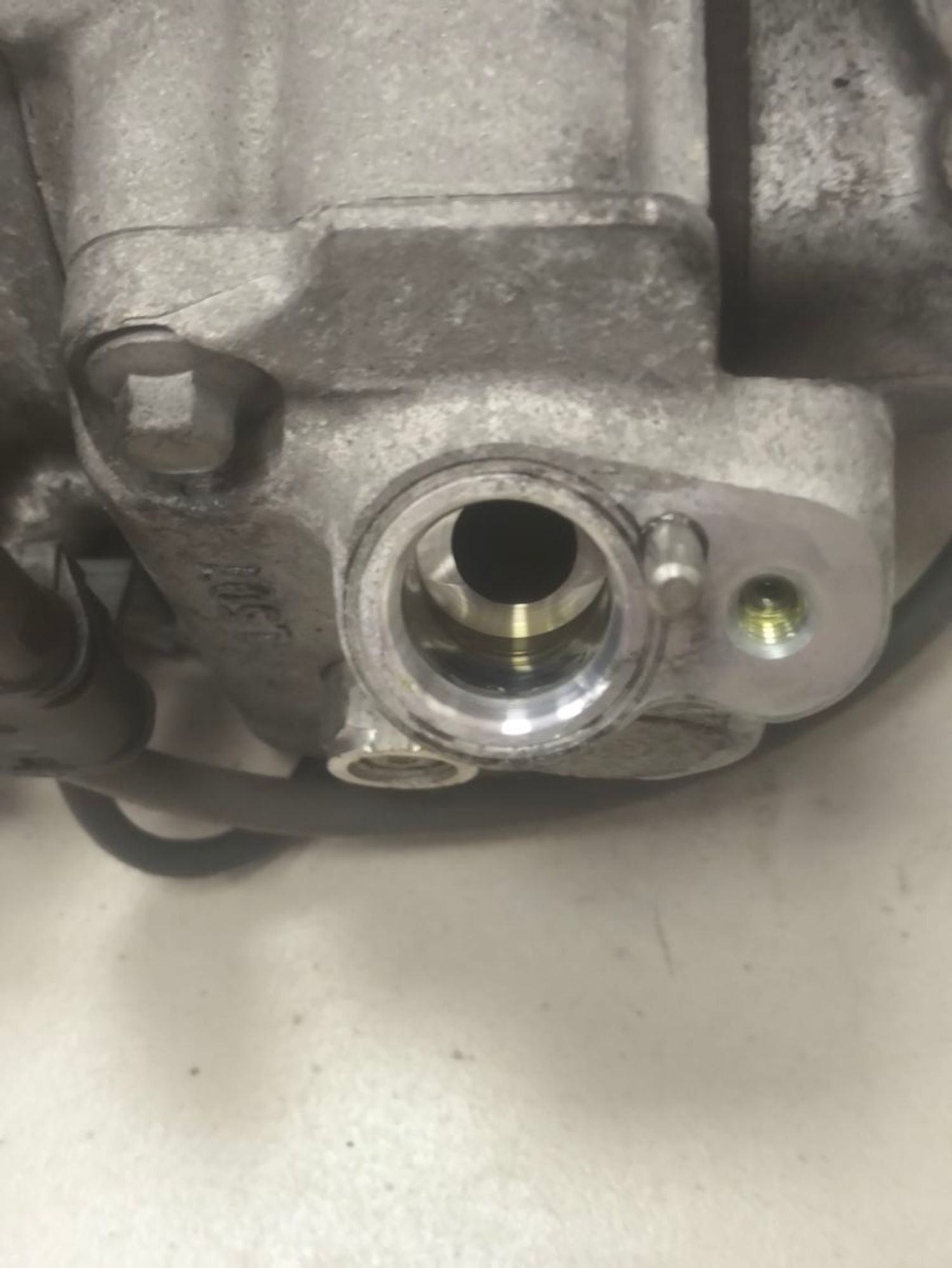 https://ycs.partsauto.market/partsauto-images/thmbs/userImages/a2d258a61cc08549ac0329b7373022c0/part/d963d159-e0ac-4bff-8da6-6d51abcc82a4_1785936642125.jpg