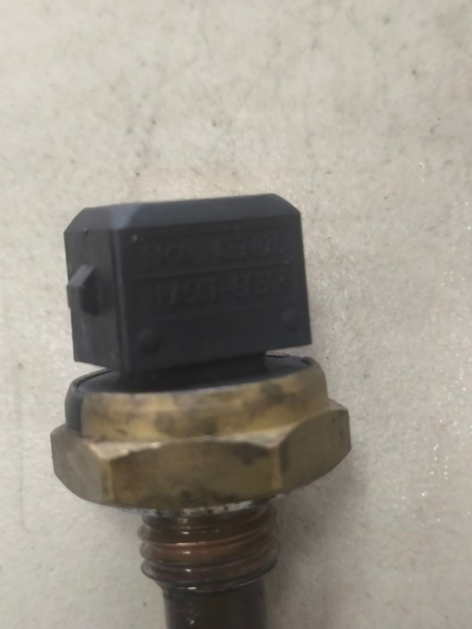 https://ycs.partsauto.market/partsauto-images/thmbs/userImages/a2d258a61cc08549ac0329b7373022c0/part/dd157d8f-c205-4b8c-aec4-d9100226094c_1786022502878.jpg