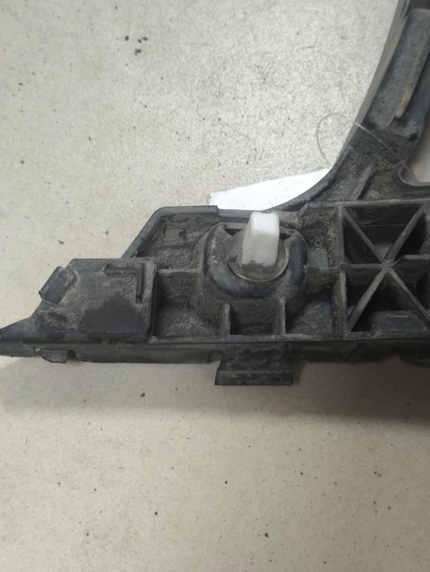 https://ycs.partsauto.market/partsauto-images/thmbs/userImages/a2d258a61cc08549ac0329b7373022c0/part/dd1804e0-c8d7-4377-9c4a-d003cb25c4a1_1787218112115.jpg