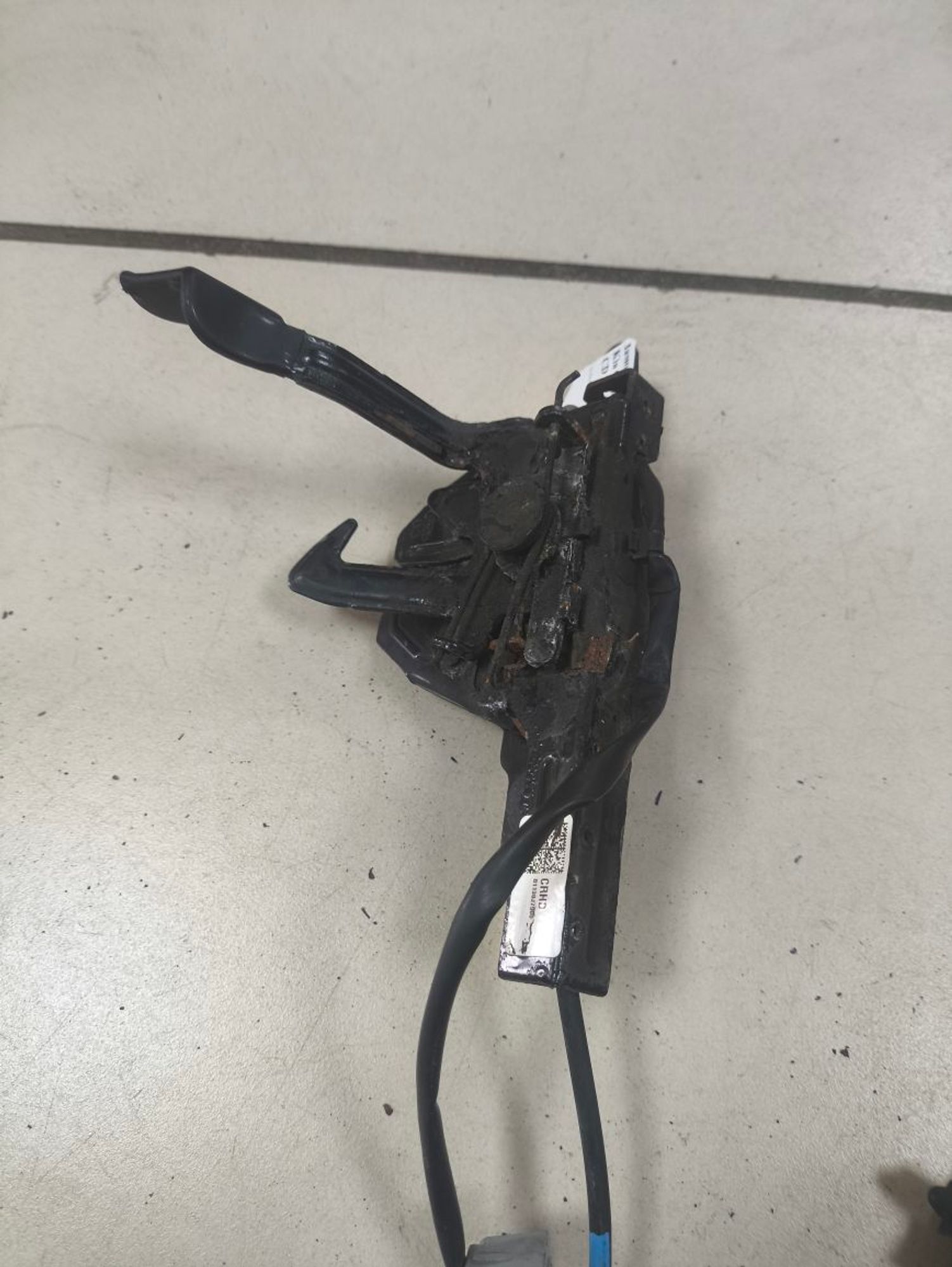https://ycs.partsauto.market/partsauto-images/thmbs/userImages/a2d258a61cc08549ac0329b7373022c0/part/dd554724-0414-4d0e-95e7-a00e2b2bca22_1781695662536.jpg