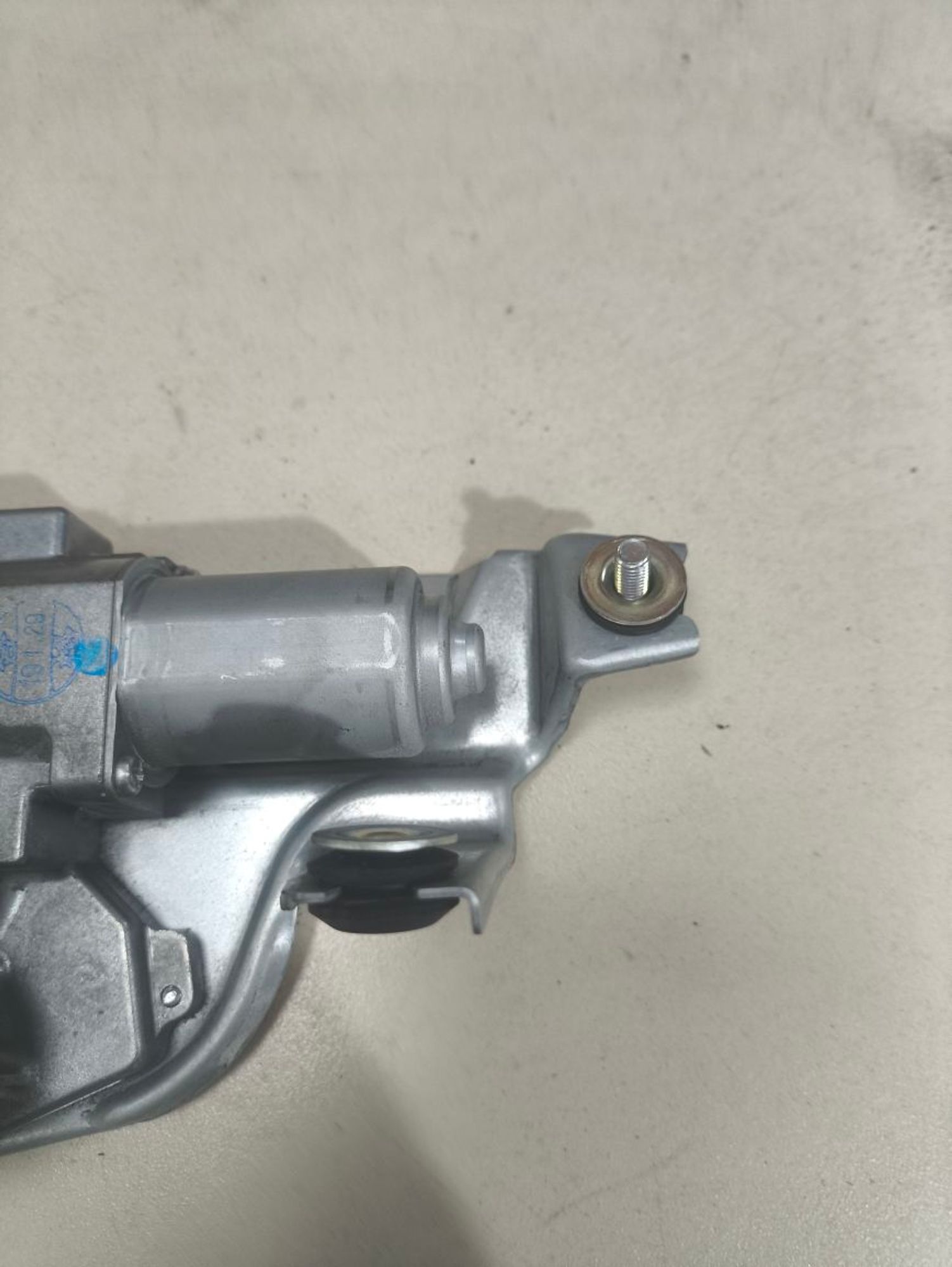 https://ycs.partsauto.market/partsauto-images/thmbs/userImages/a2d258a61cc08549ac0329b7373022c0/part/dd8f6d9f-61bb-4976-99cb-1265437bfba0_1781084509126.jpg