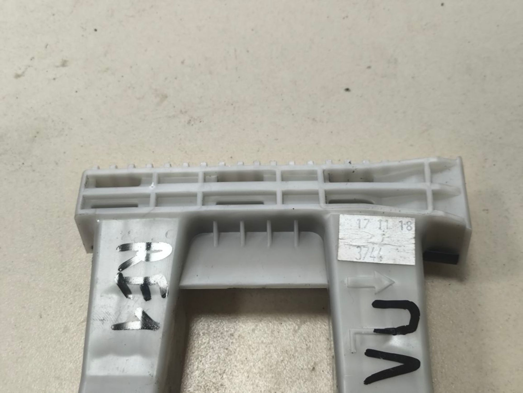 https://ycs.partsauto.market/partsauto-images/thmbs/userImages/a2d258a61cc08549ac0329b7373022c0/part/def4da3e-1e9d-4e07-a69f-7abb95c78cdf_1784898393761.jpg
