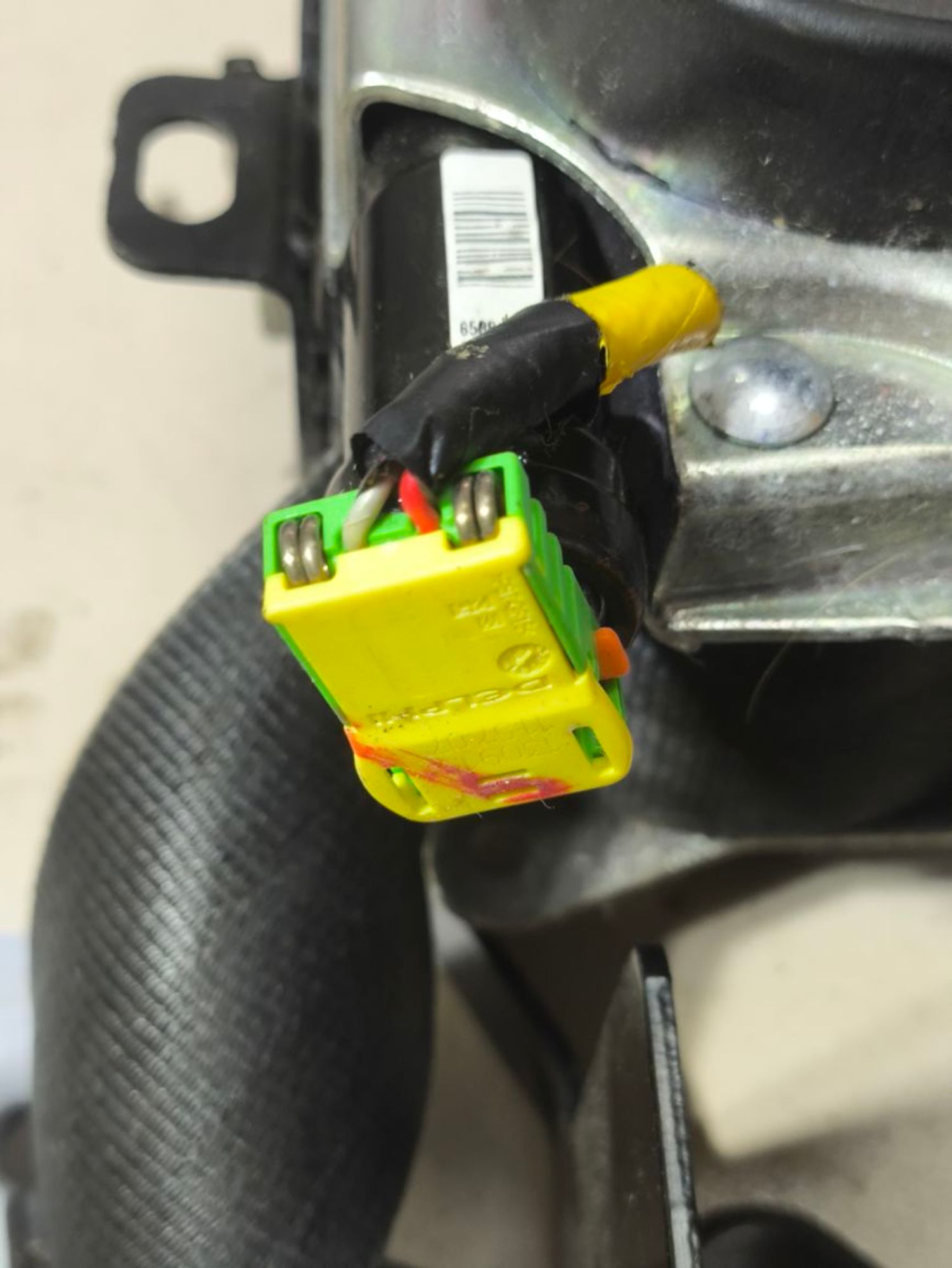 https://ycs.partsauto.market/partsauto-images/thmbs/userImages/a2d258a61cc08549ac0329b7373022c0/part/e2df8516-ede1-4b71-8db5-fdc80ebb72ac_1783345172291.jpg