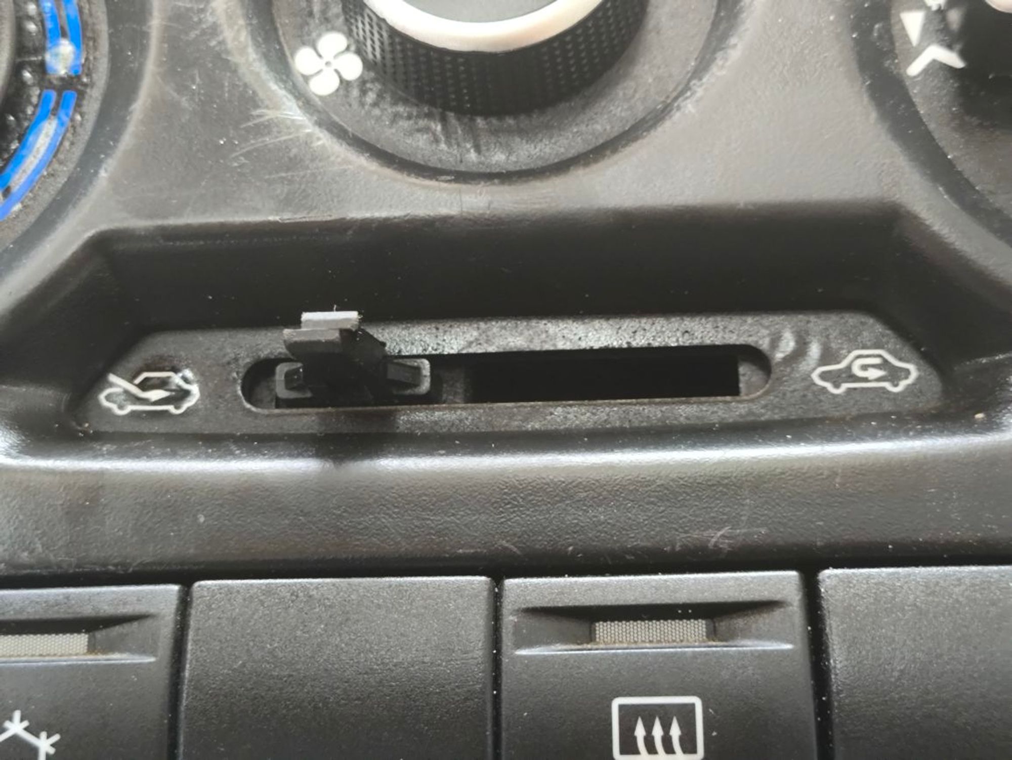 https://ycs.partsauto.market/partsauto-images/thmbs/userImages/a2d258a61cc08549ac0329b7373022c0/part/e306c6a5-a522-46f0-9edd-73c7f5834765_1783667152518.jpg