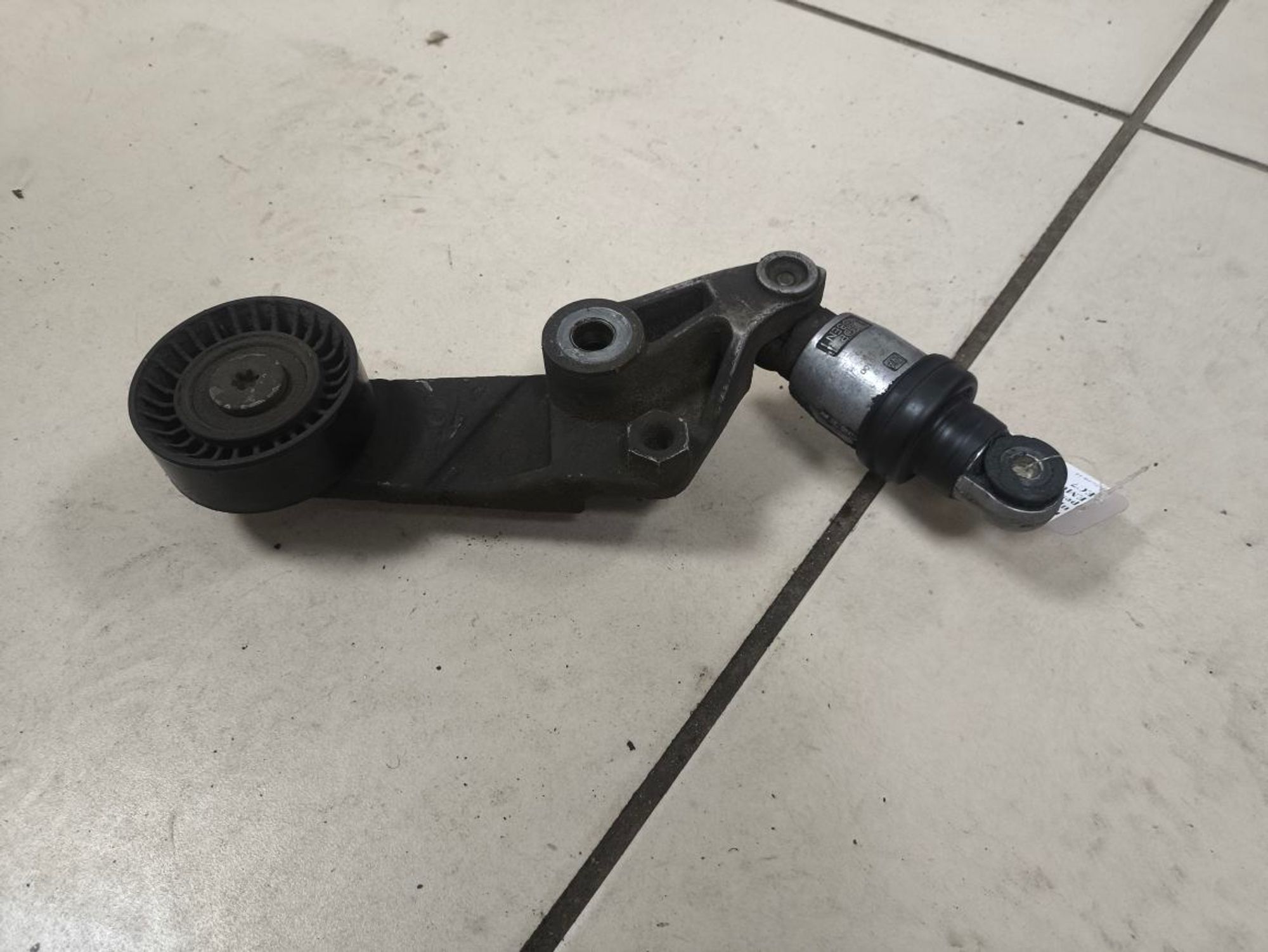 https://ycs.partsauto.market/partsauto-images/thmbs/userImages/a2d258a61cc08549ac0329b7373022c0/part/e3ab5584-da11-478f-b035-47e9d12fca07_1787039433878.jpg