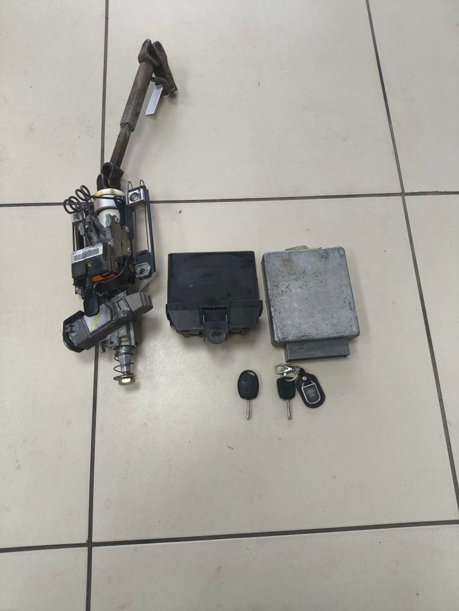 https://ycs.partsauto.market/partsauto-images/thmbs/userImages/a2d258a61cc08549ac0329b7373022c0/part/e4e66286-f705-4912-bcec-b5d656f20dc7_1787057566437.jpg