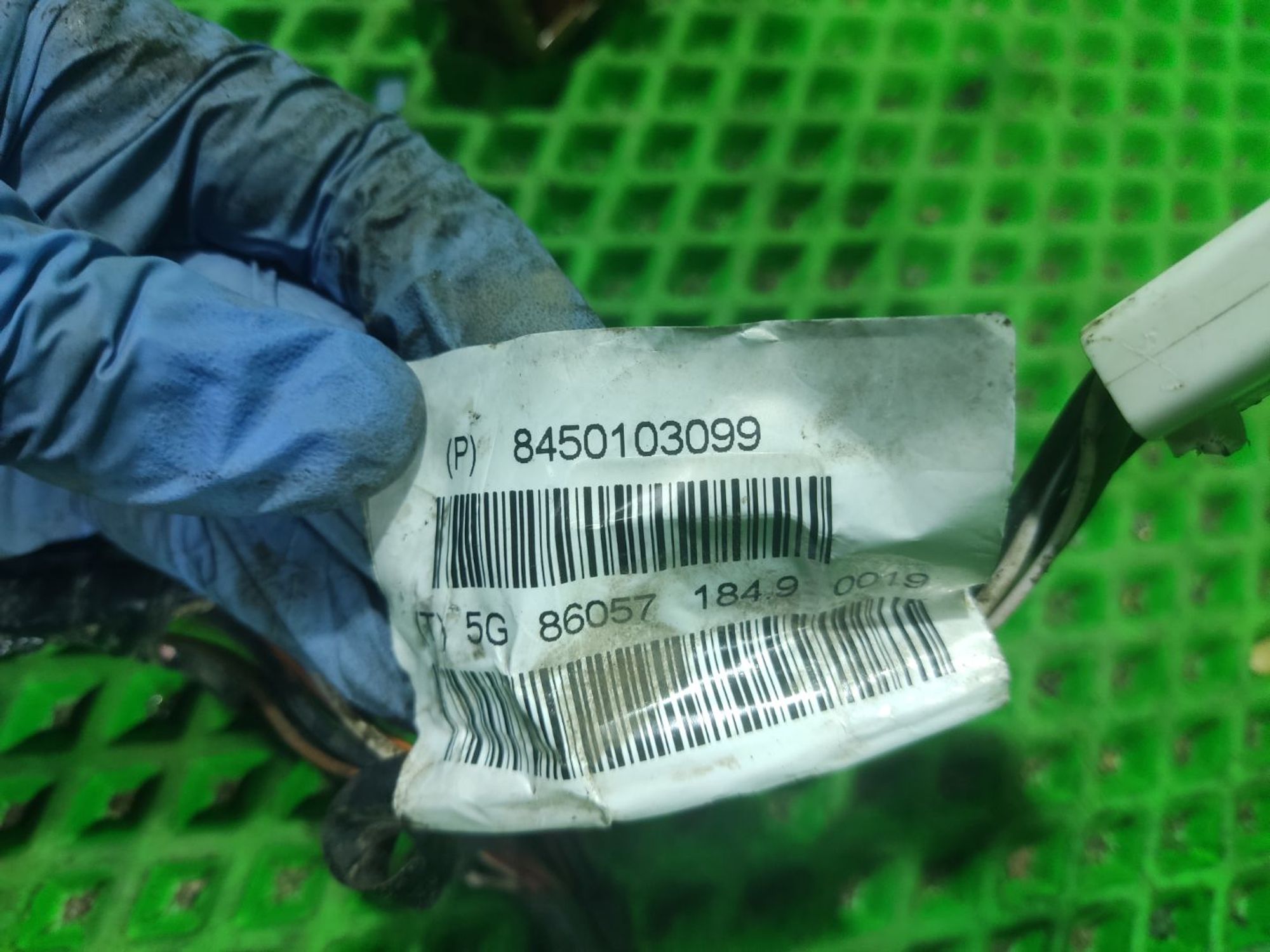 https://ycs.partsauto.market/partsauto-images/thmbs/userImages/a2d258a61cc08549ac0329b7373022c0/part/e872783d-0831-40fa-9f58-7eb25709035a_1771397044274.jpg