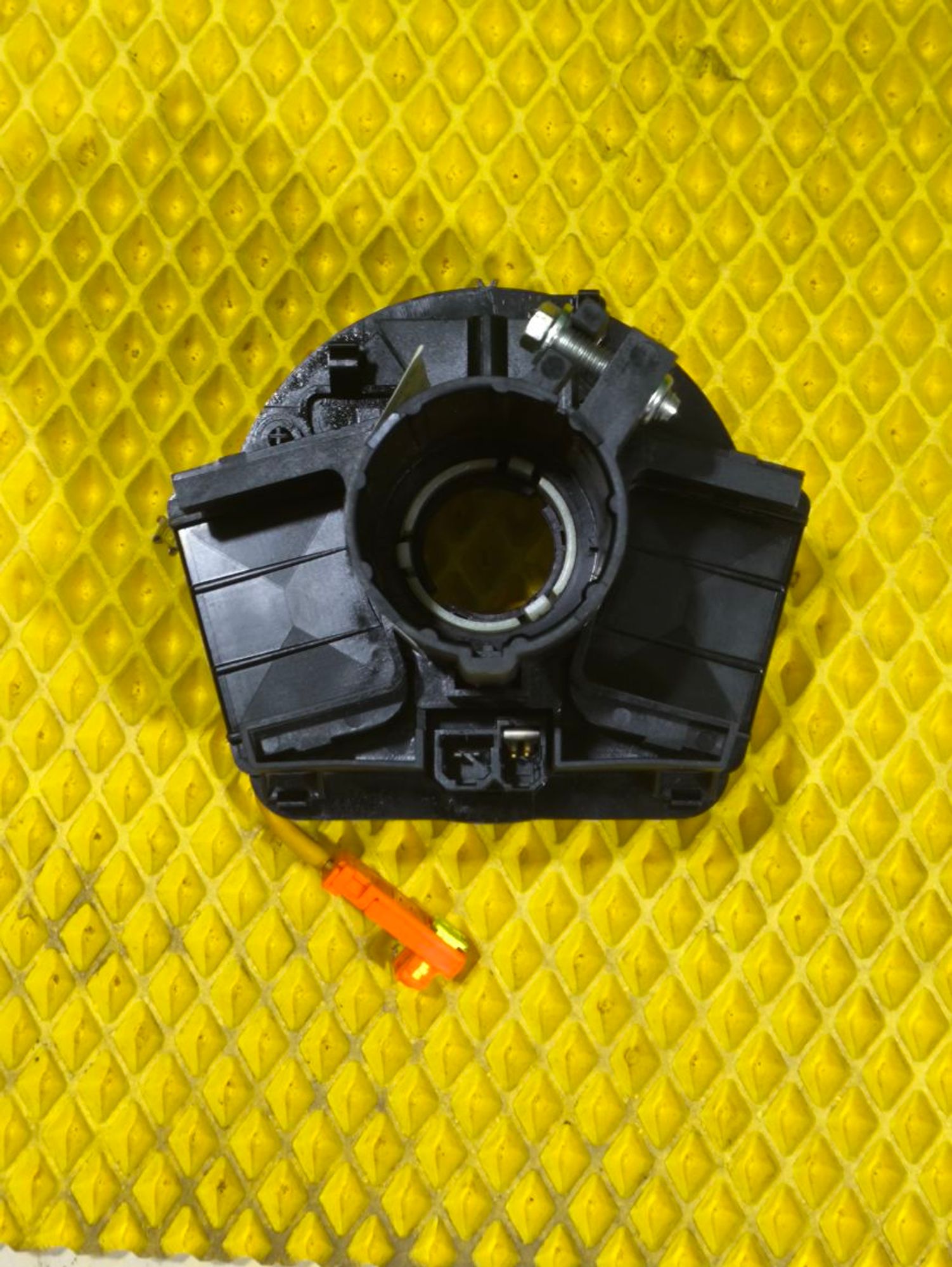 https://ycs.partsauto.market/partsauto-images/thmbs/userImages/a2d258a61cc08549ac0329b7373022c0/part/e9674176-7c21-44cc-bc5c-1d2a00e36622_1779785839203.jpg