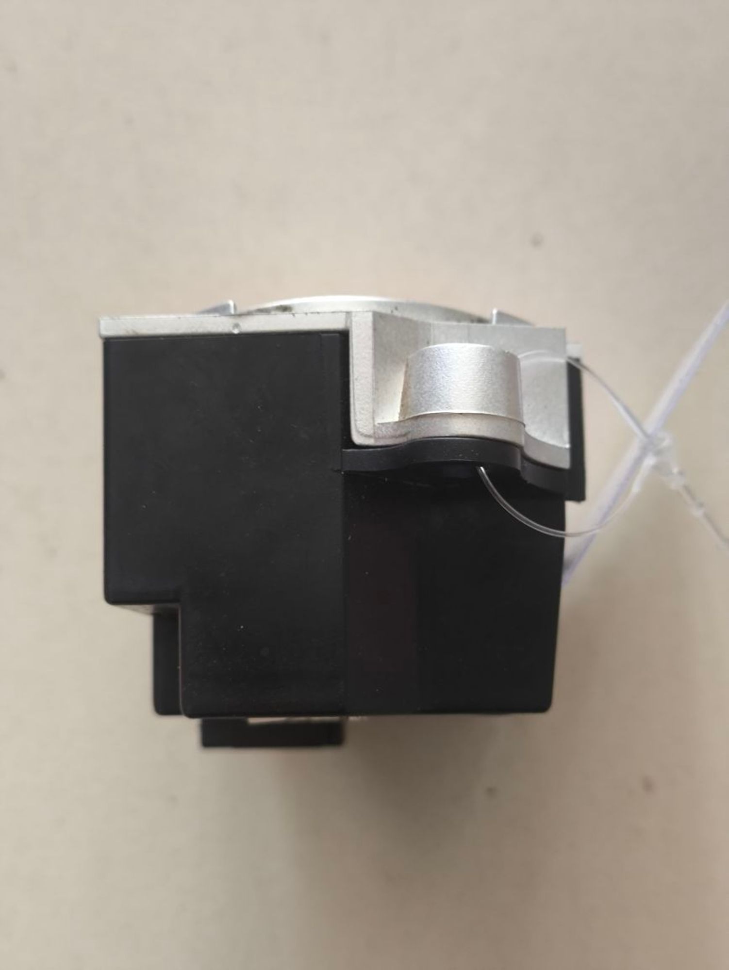 https://ycs.partsauto.market/partsauto-images/thmbs/userImages/a2d258a61cc08549ac0329b7373022c0/part/e9720d84-f403-468d-a9bf-609e13690ab4_1787043953721.jpg