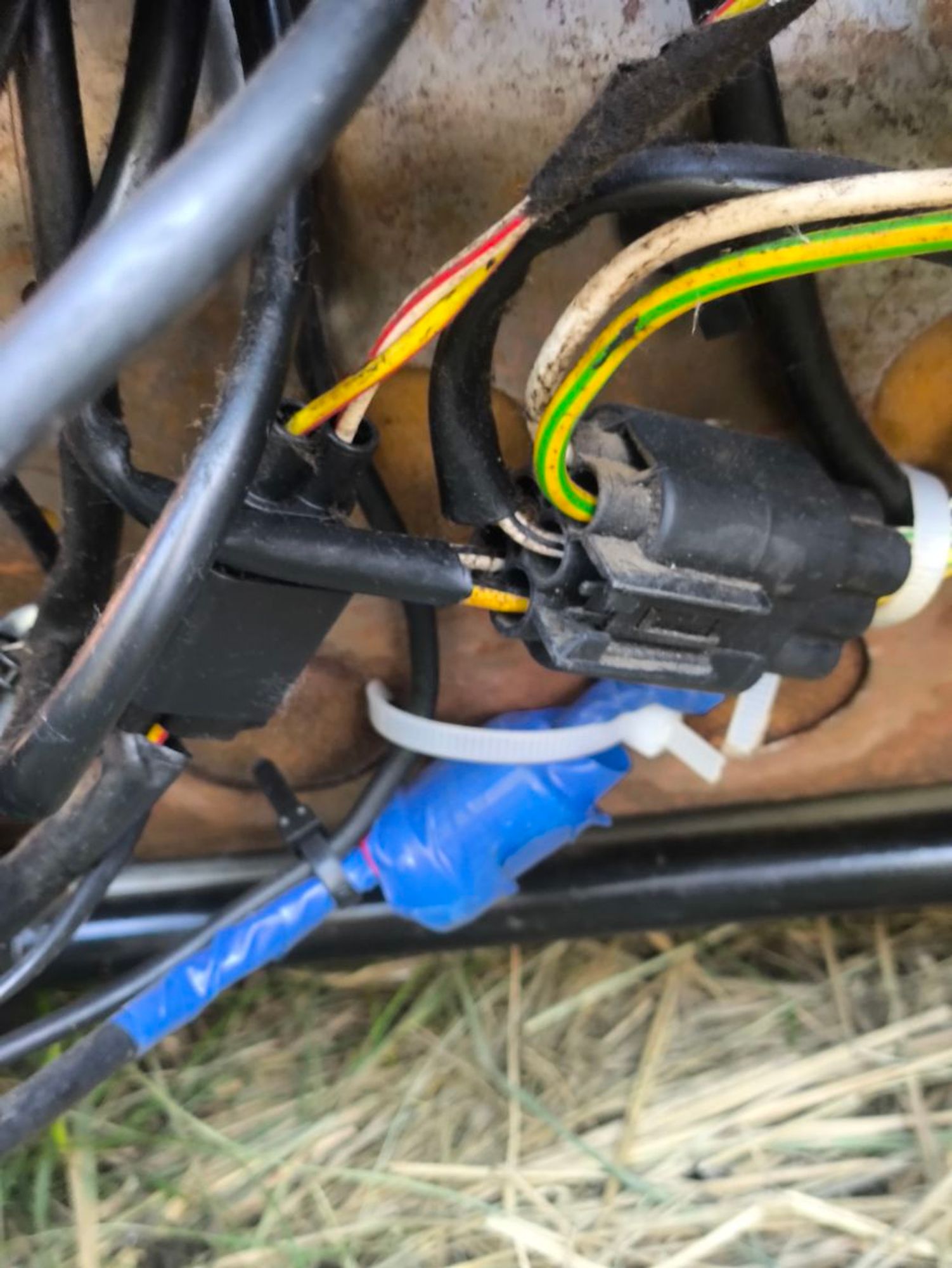 https://ycs.partsauto.market/partsauto-images/thmbs/userImages/a2d258a61cc08549ac0329b7373022c0/part/ea4668d4-f1d3-4cdf-bec3-48079ab8c825_1786978190900.jpg