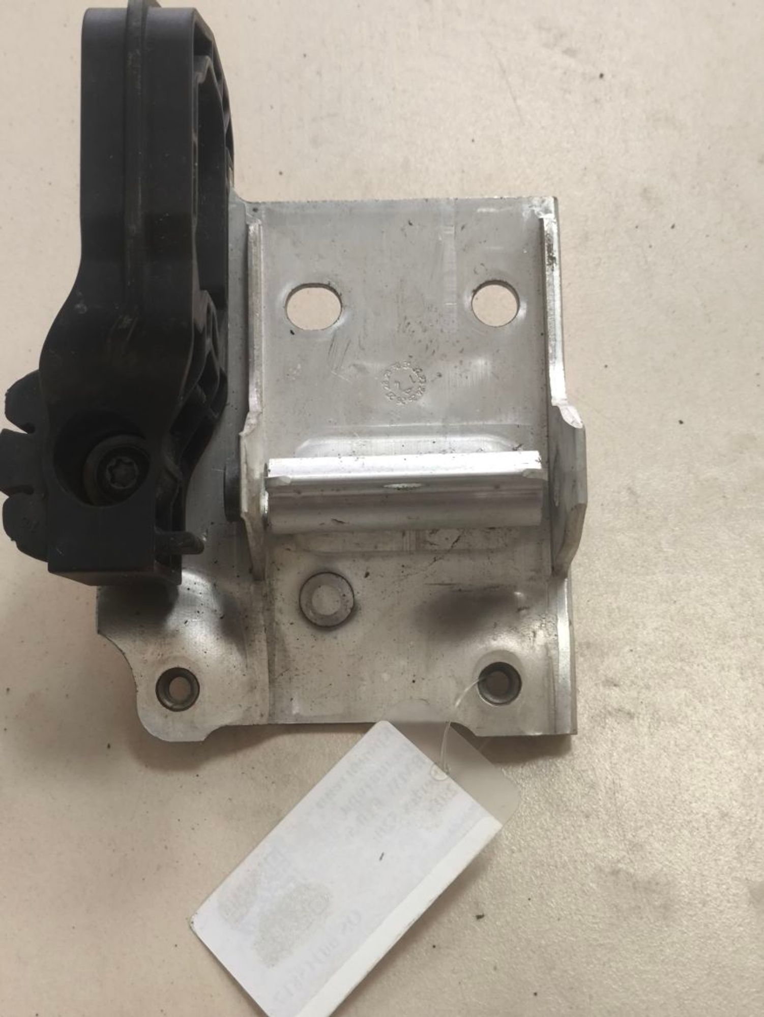 https://ycs.partsauto.market/partsauto-images/thmbs/userImages/a2d258a61cc08549ac0329b7373022c0/part/eaa4f231-37c5-42da-9415-455a0bcd8e44_1787146134089.jpg