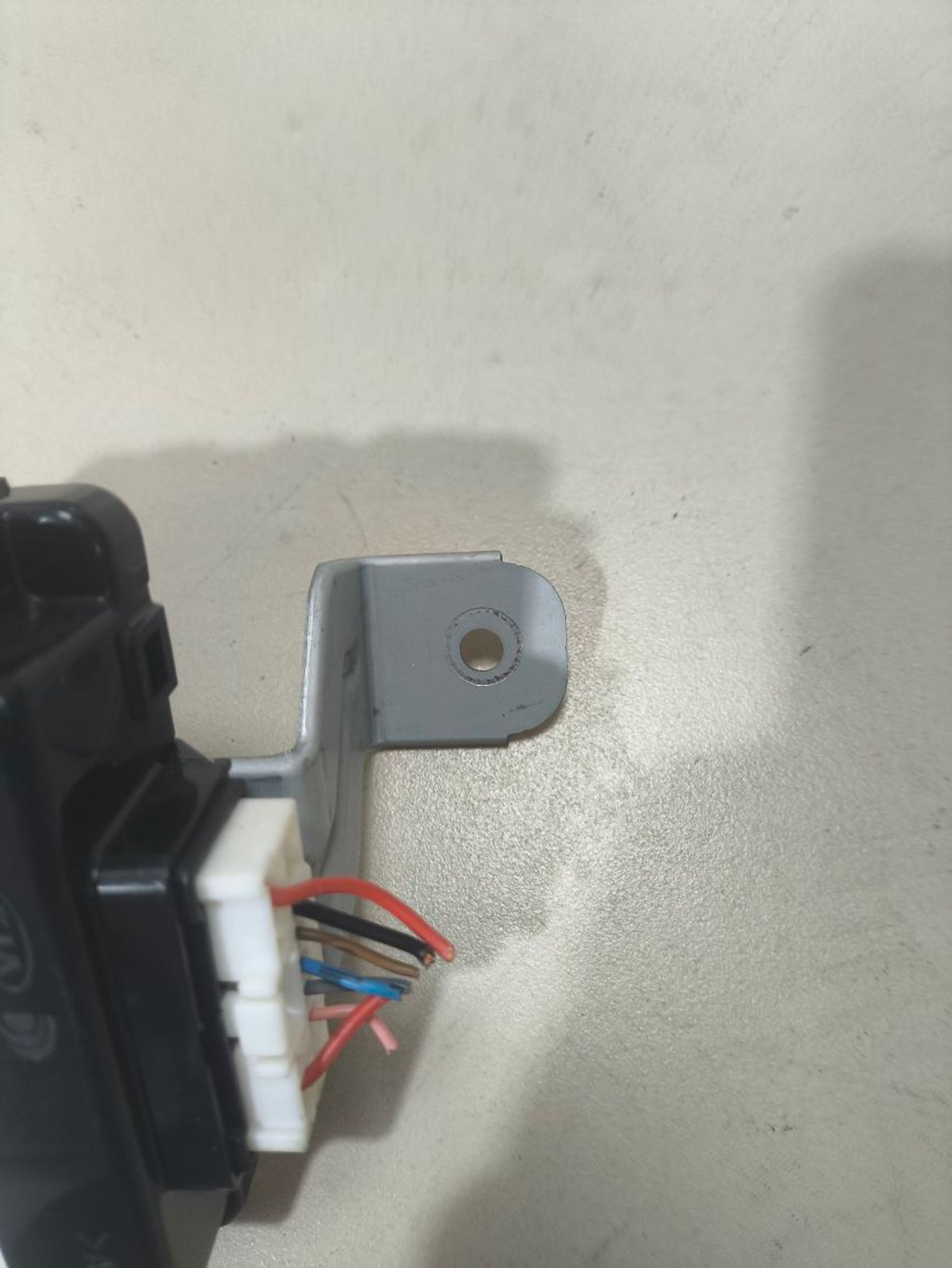 https://ycs.partsauto.market/partsauto-images/thmbs/userImages/a2d258a61cc08549ac0329b7373022c0/part/eb876aeb-38cd-400b-b546-937122e0ed98_1781101198939.jpg