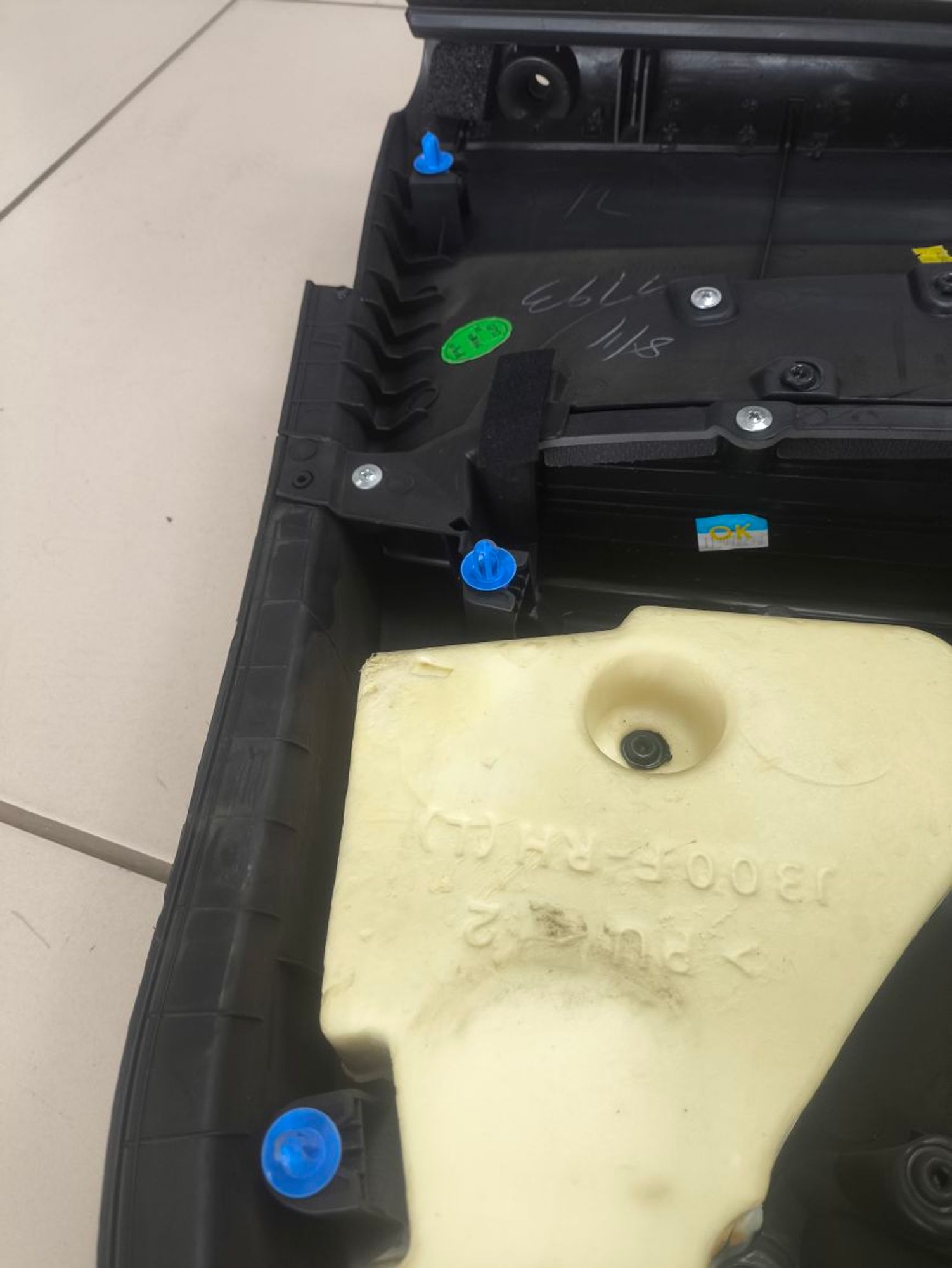 https://ycs.partsauto.market/partsauto-images/thmbs/userImages/a2d258a61cc08549ac0329b7373022c0/part/ec2b696f-0c28-4acb-816b-3e0e132ebd61_1781871489618.jpg