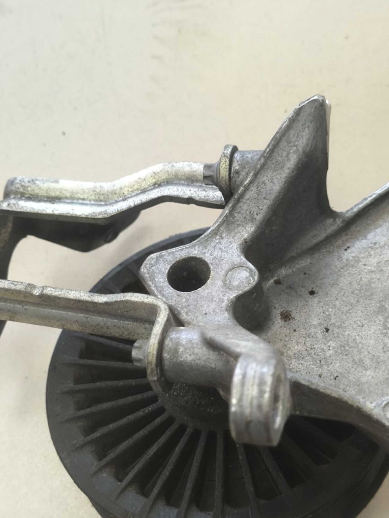 https://ycs.partsauto.market/partsauto-images/thmbs/userImages/a2d258a61cc08549ac0329b7373022c0/part/efccde75-9d38-4040-8502-65b9f7018042_1786775921651.jpg