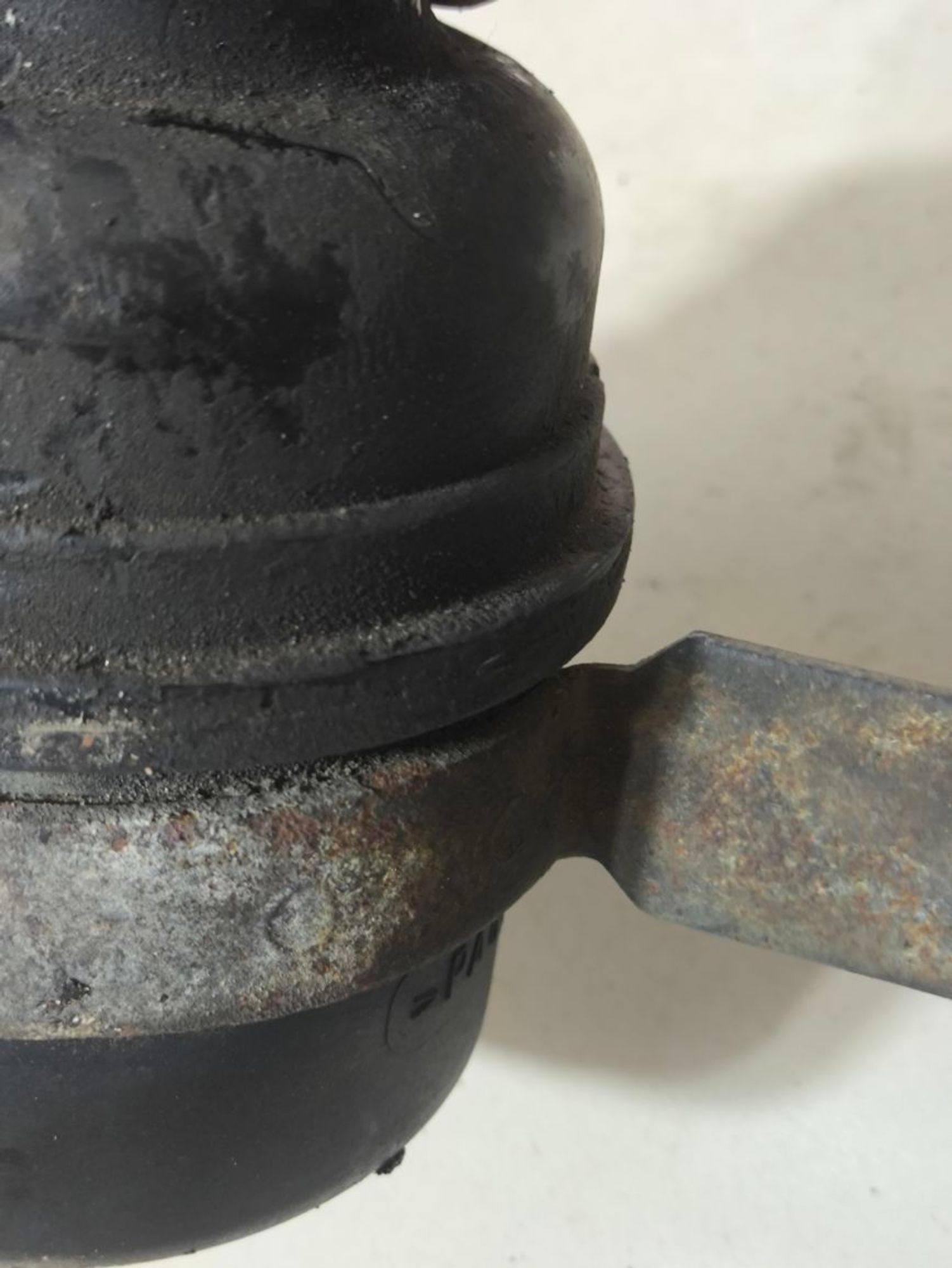 https://ycs.partsauto.market/partsauto-images/thmbs/userImages/a2d258a61cc08549ac0329b7373022c0/part/f0de7604-0be8-48d1-9bda-818e41eabc21_1783412627360.jpg