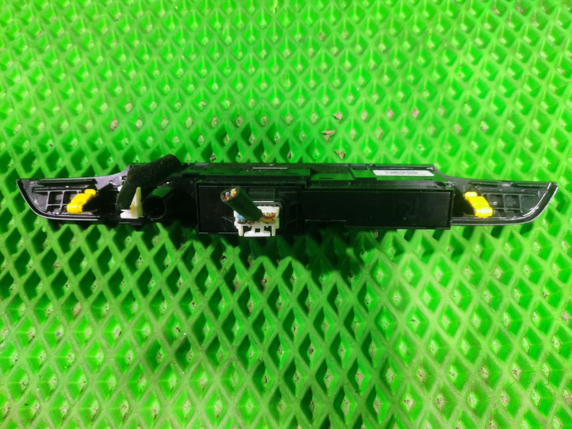 Кнопка аварийной остановки Hyundai Tucson III, 2000 рублей, Тамбов